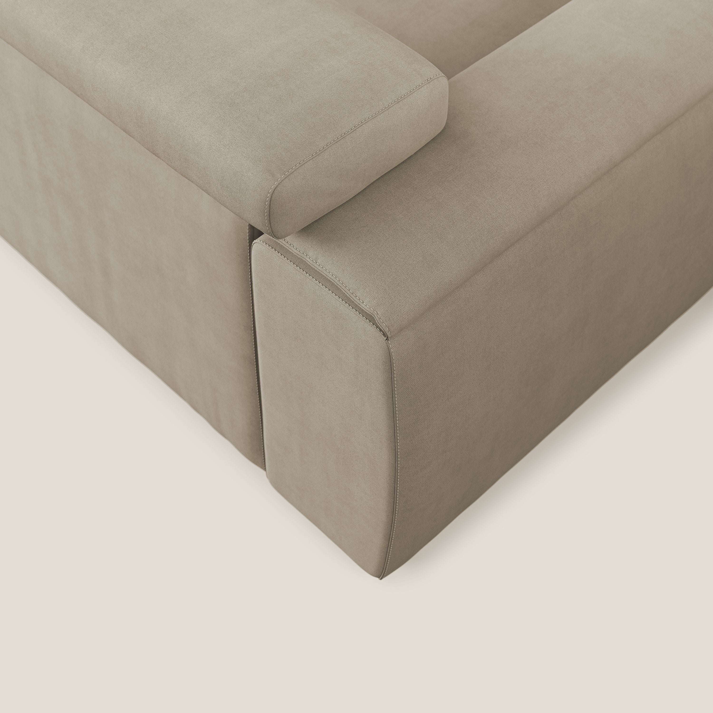 Zeno Divano con pouf estraibile poggiapiedi in tessuto morbido impermeabile T02 beige - divani.store