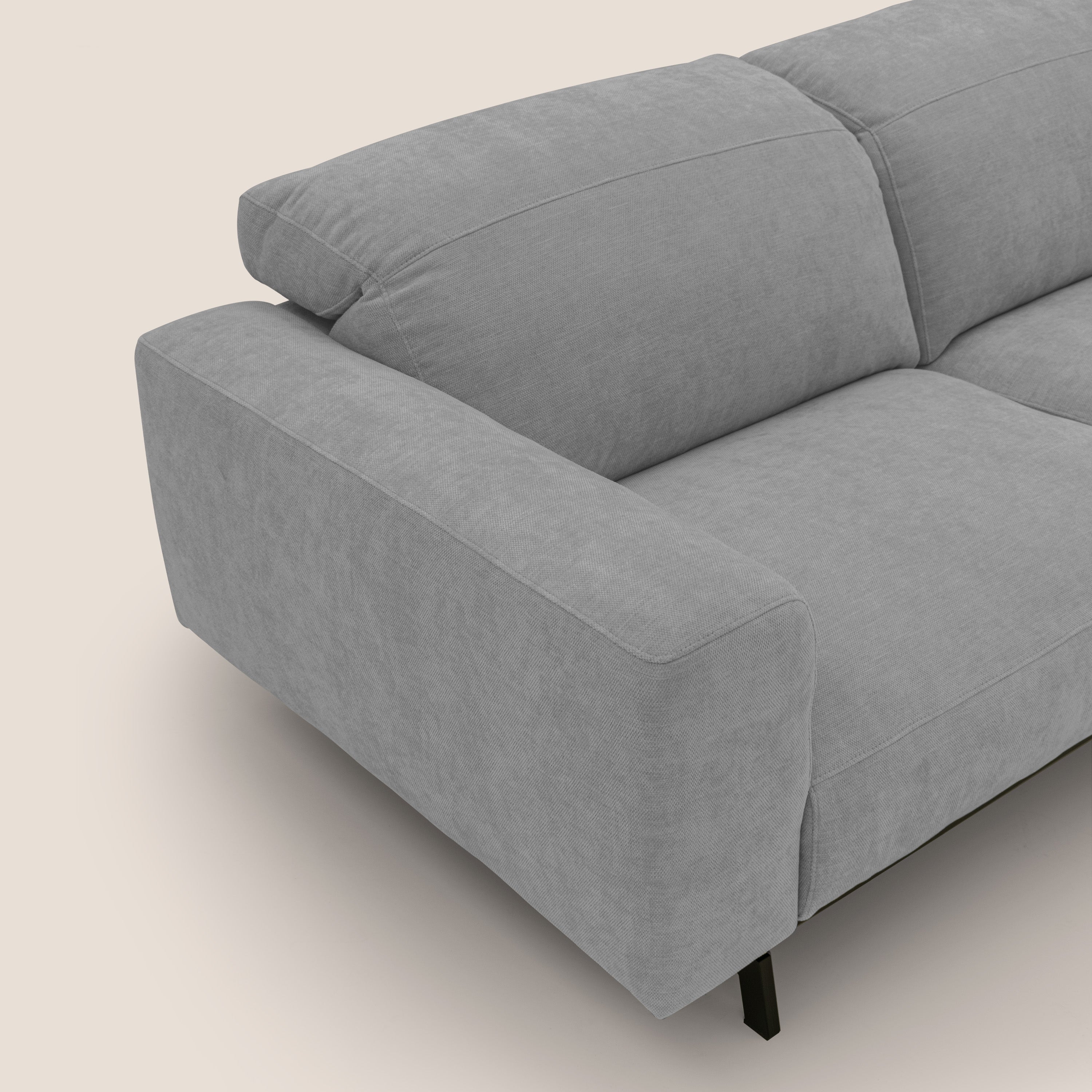 Sakura divano in piuma d'oca modulare componibile in morbido tessuto fiammato impermeabile T14 grigio chiaro - divani.store