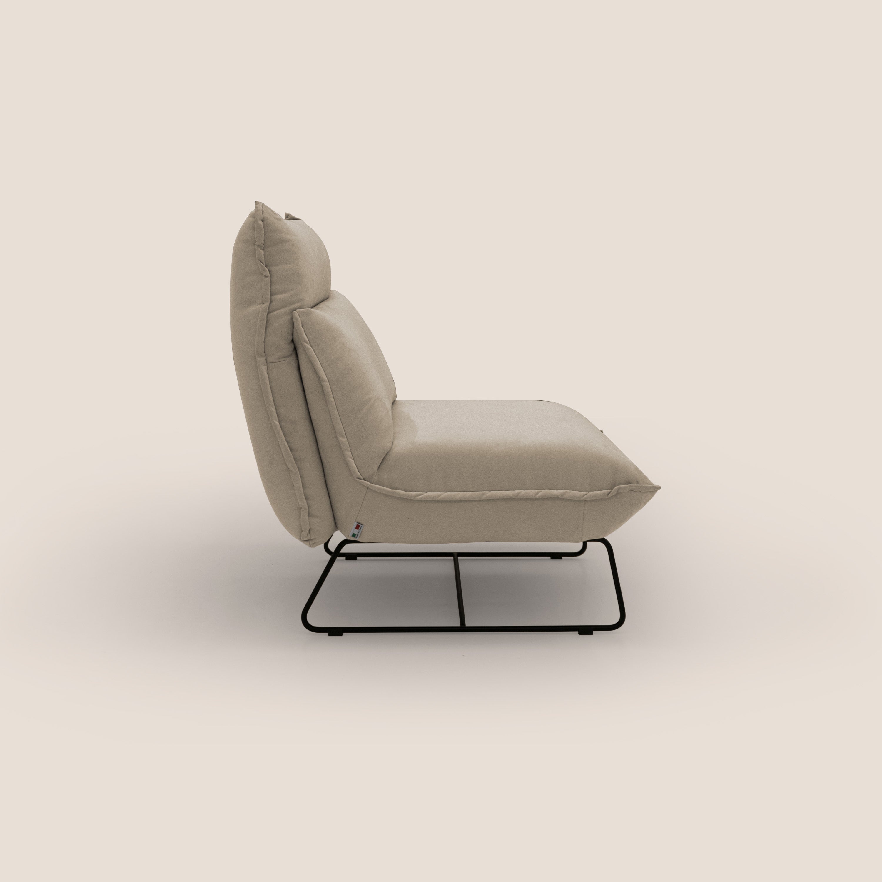 Tessa Poltroncina dal design moderno in morbida microfibra smacchiabile T11 tortora - divani.store
