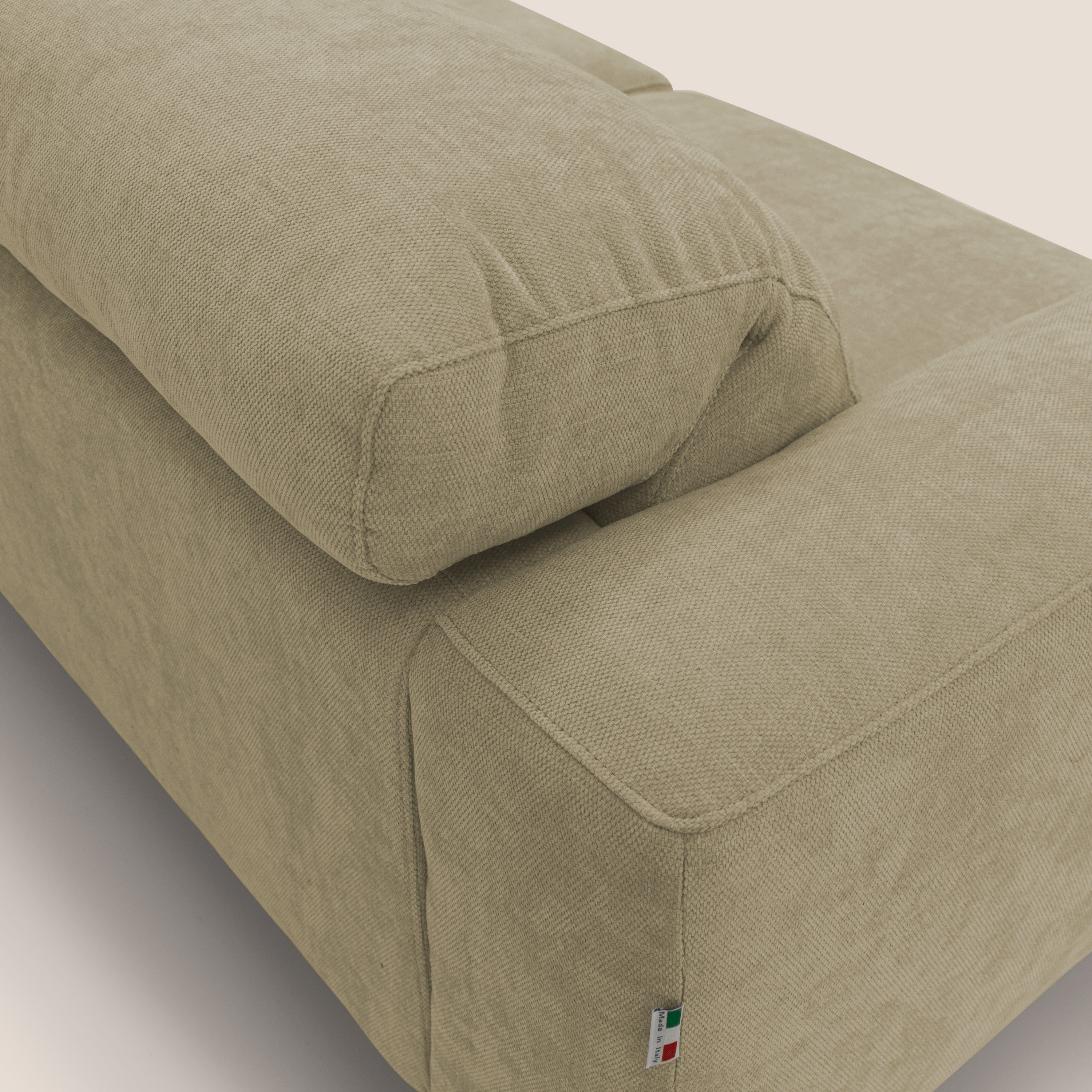 Sakura divano in piuma d'oca angolare REVERSIBILE in morbido tessuto fiammato impermeabile T14 beige - divani.store