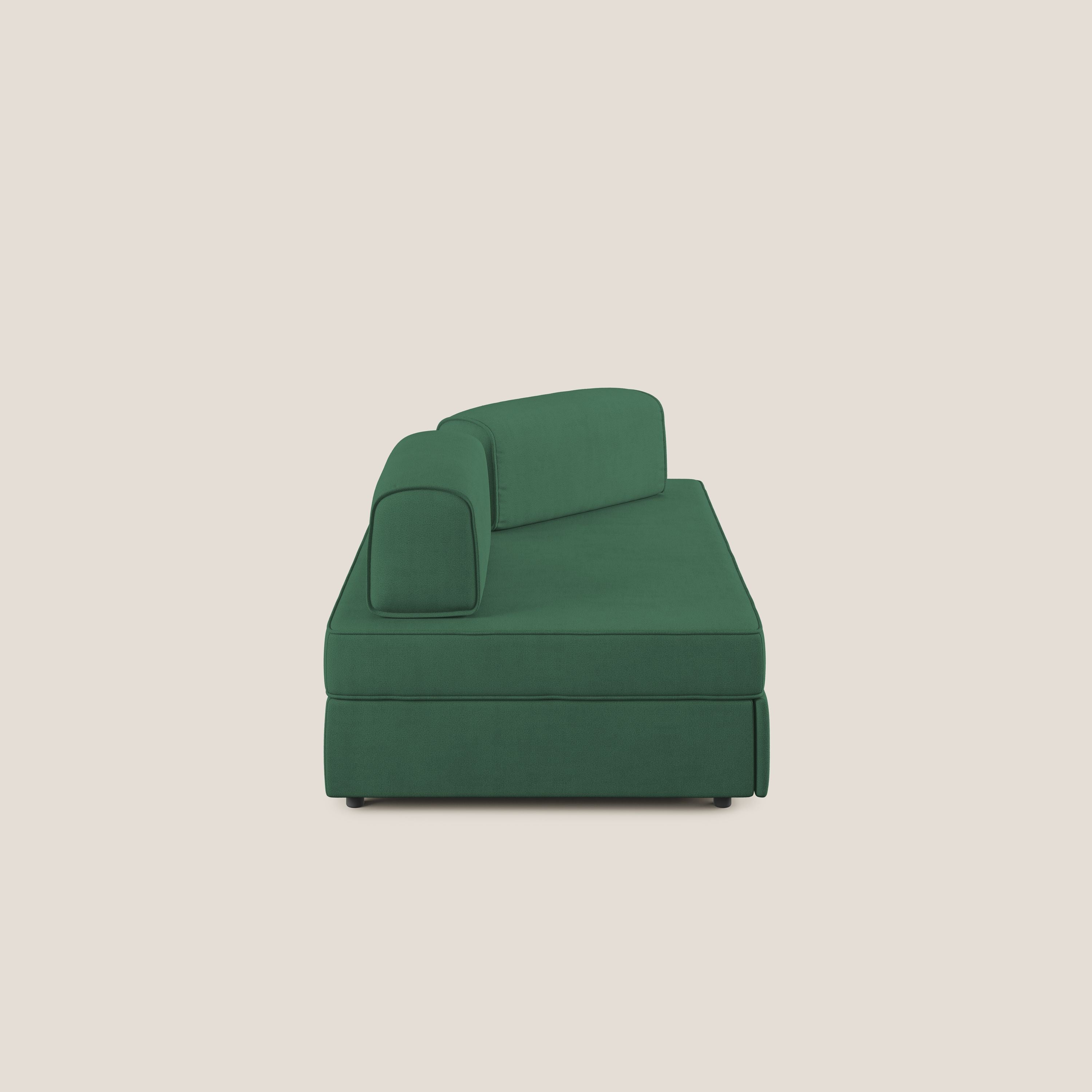 Liberty divano con pouf estraibile e schienali movibili in tessuto morbido impermeabile T02 verde - divani.store