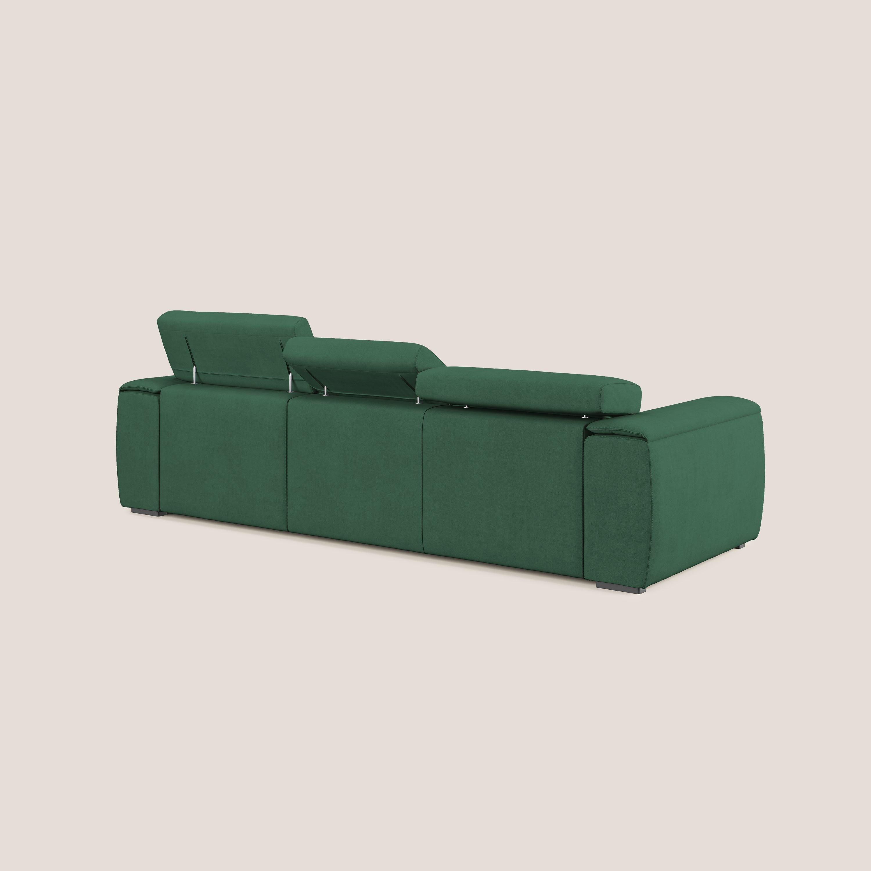 Zeno Divano con pouf estraibile poggiapiedi a 3 sedute in tessuto morbido impermeabile T02 verde - divani.store