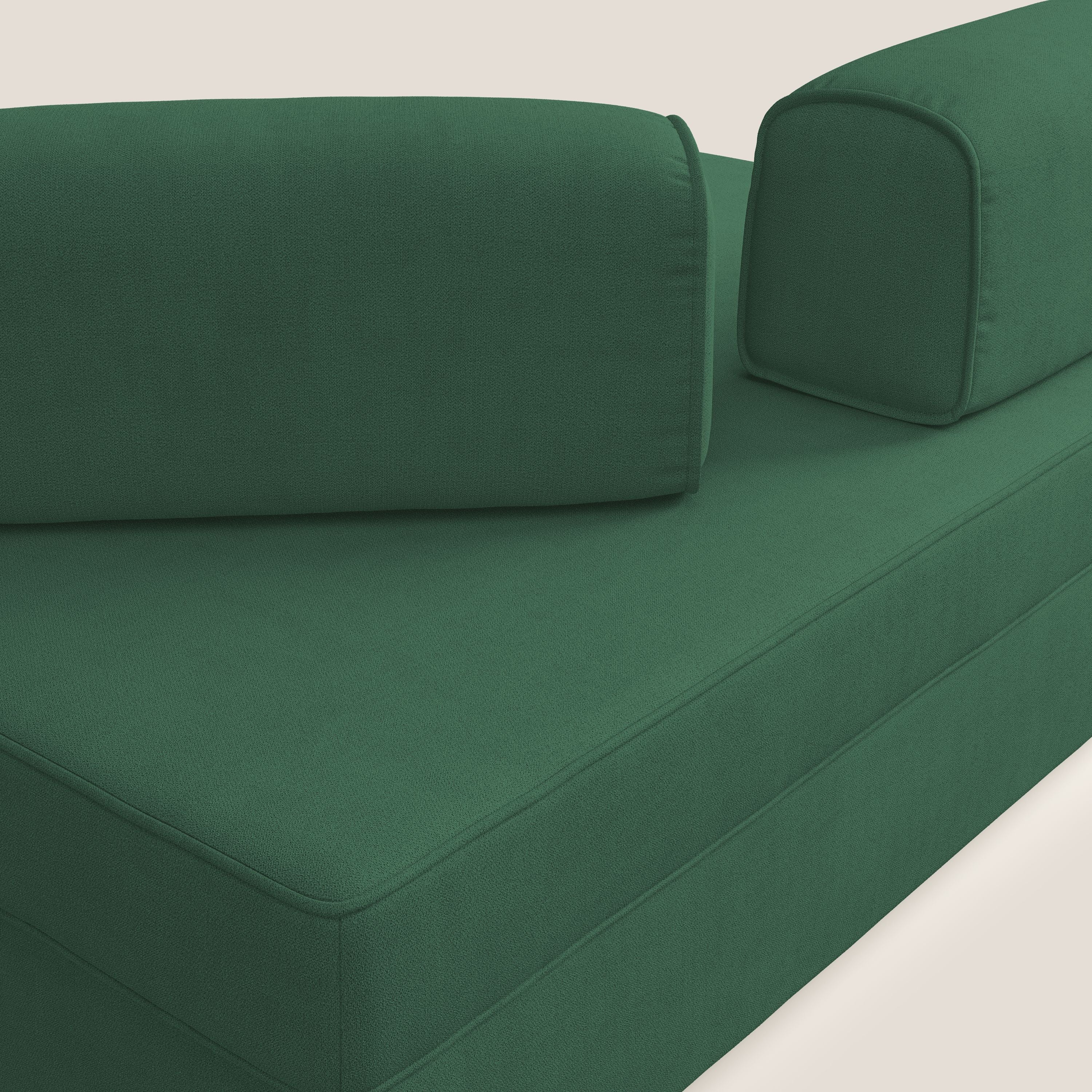 Liberty divano con pouf estraibile e schienali movibili in tessuto morbido impermeabile T02 verde - divani.store