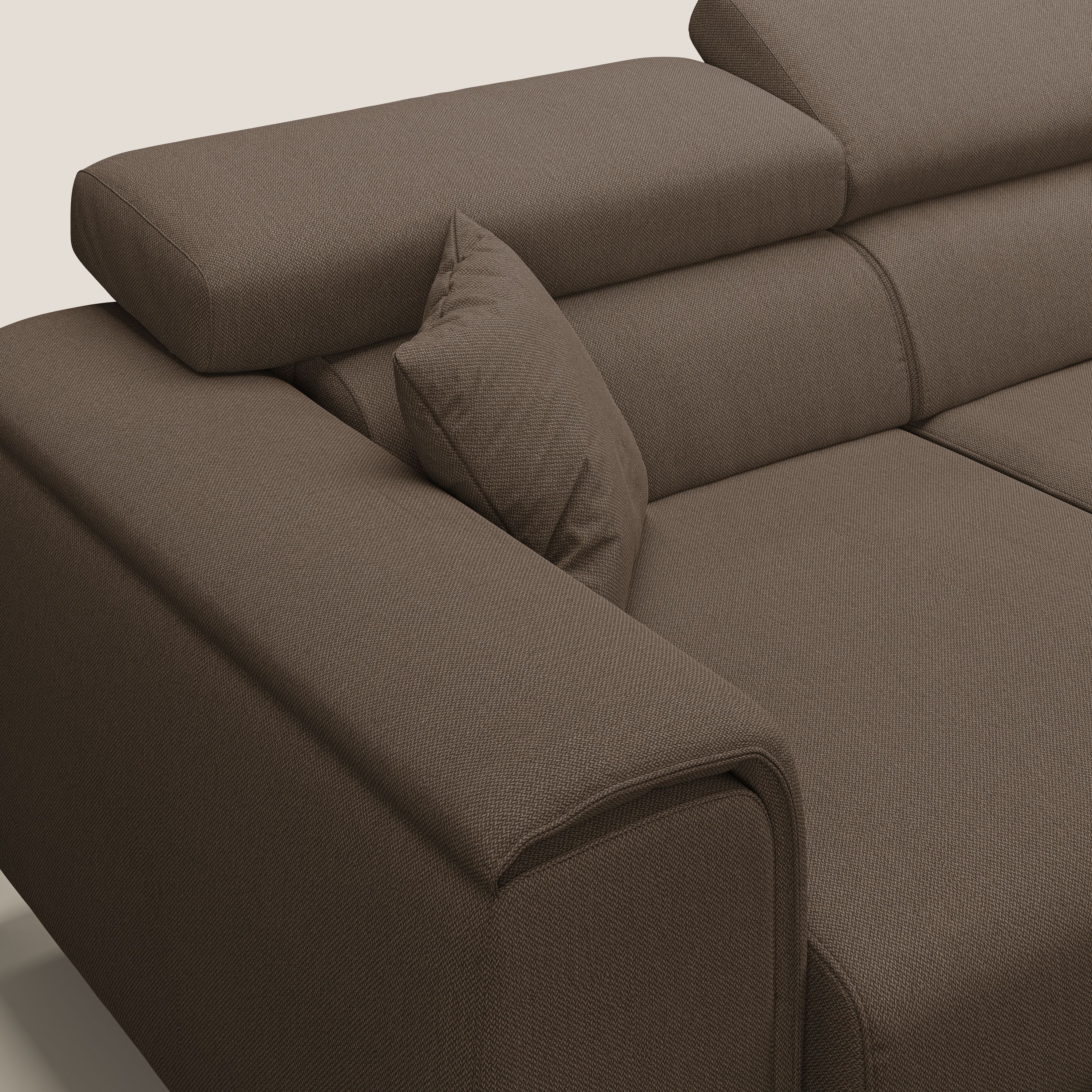 Fusion Divano angolare con sedute scorrevoli in tessuto morbido smacchiabile T05 marrone - divani.store