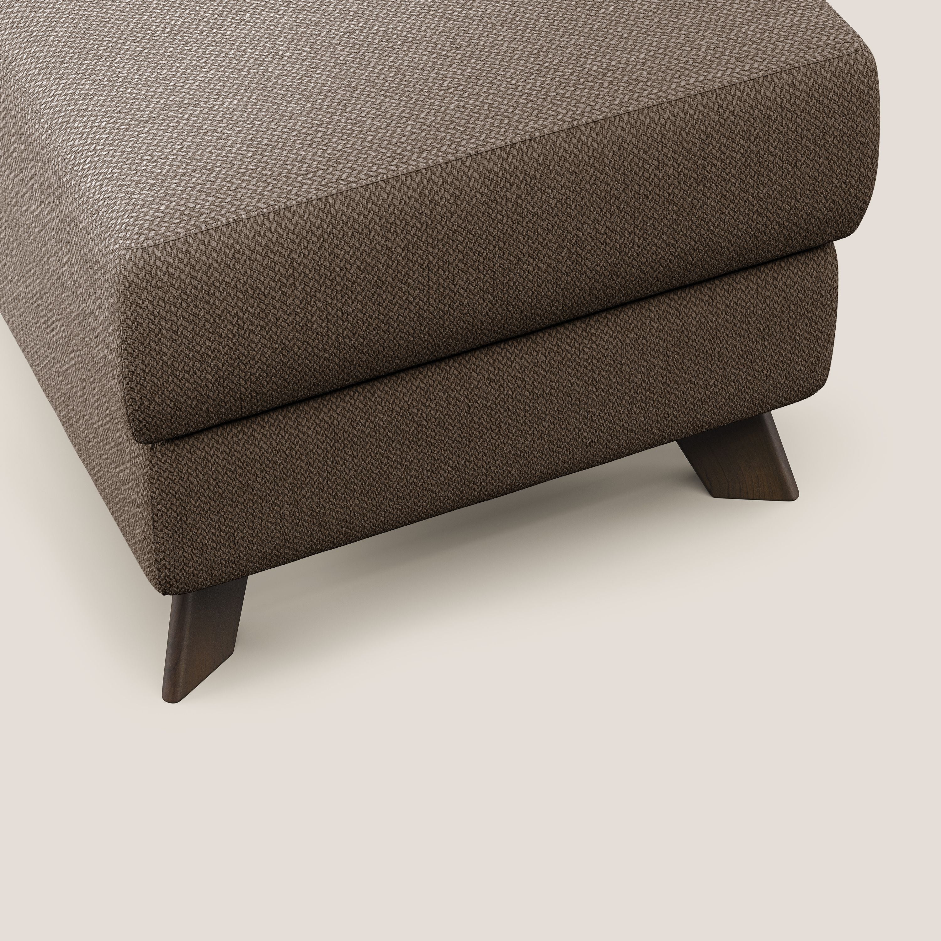 Moon Pouf contenitore e piedini alti in tessuto smacchiabile con acqua T05 marrone - divani.store