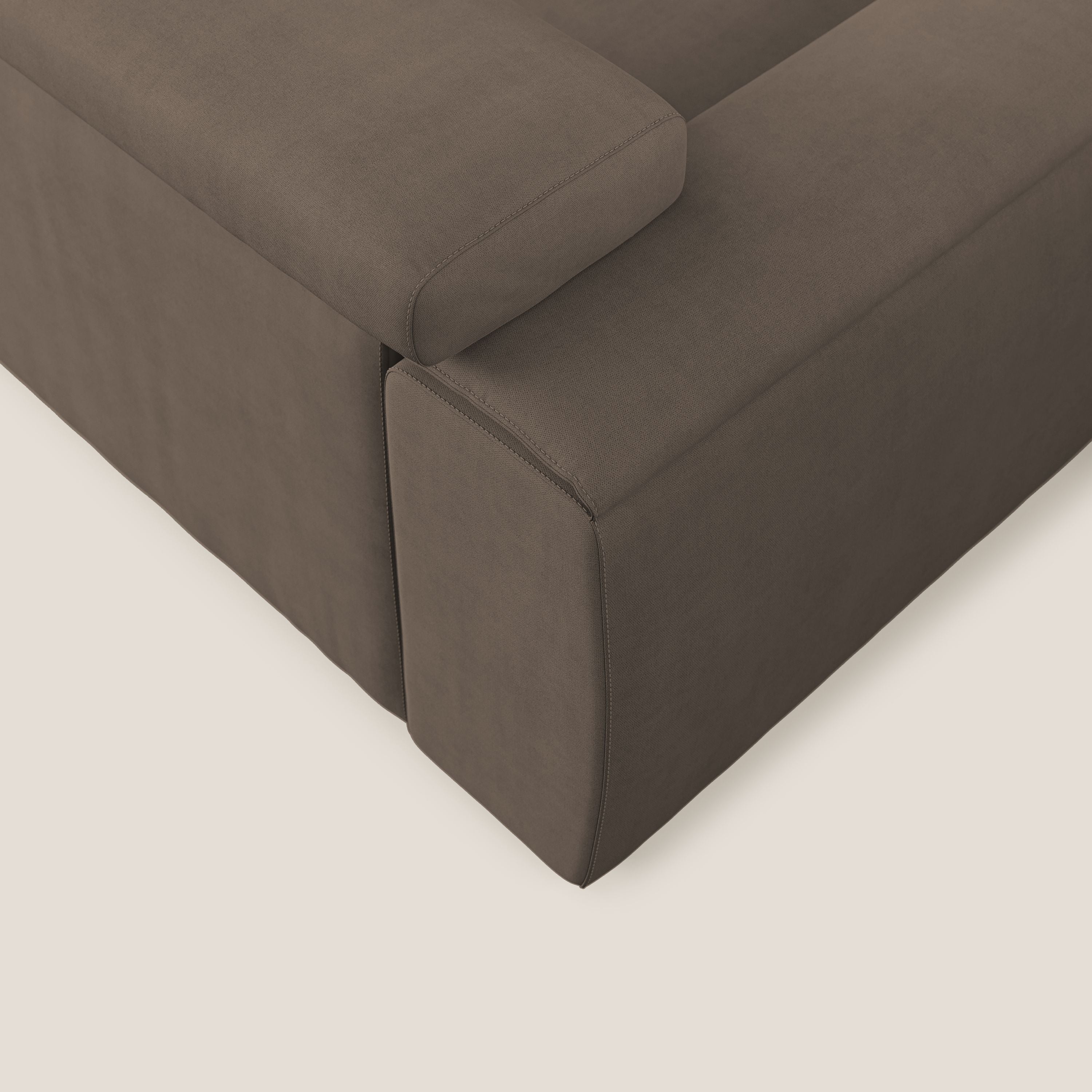 Zeno Divano con pouf estraibile poggiapiedi in tessuto morbido impermeabile T02 marrone - divani.store