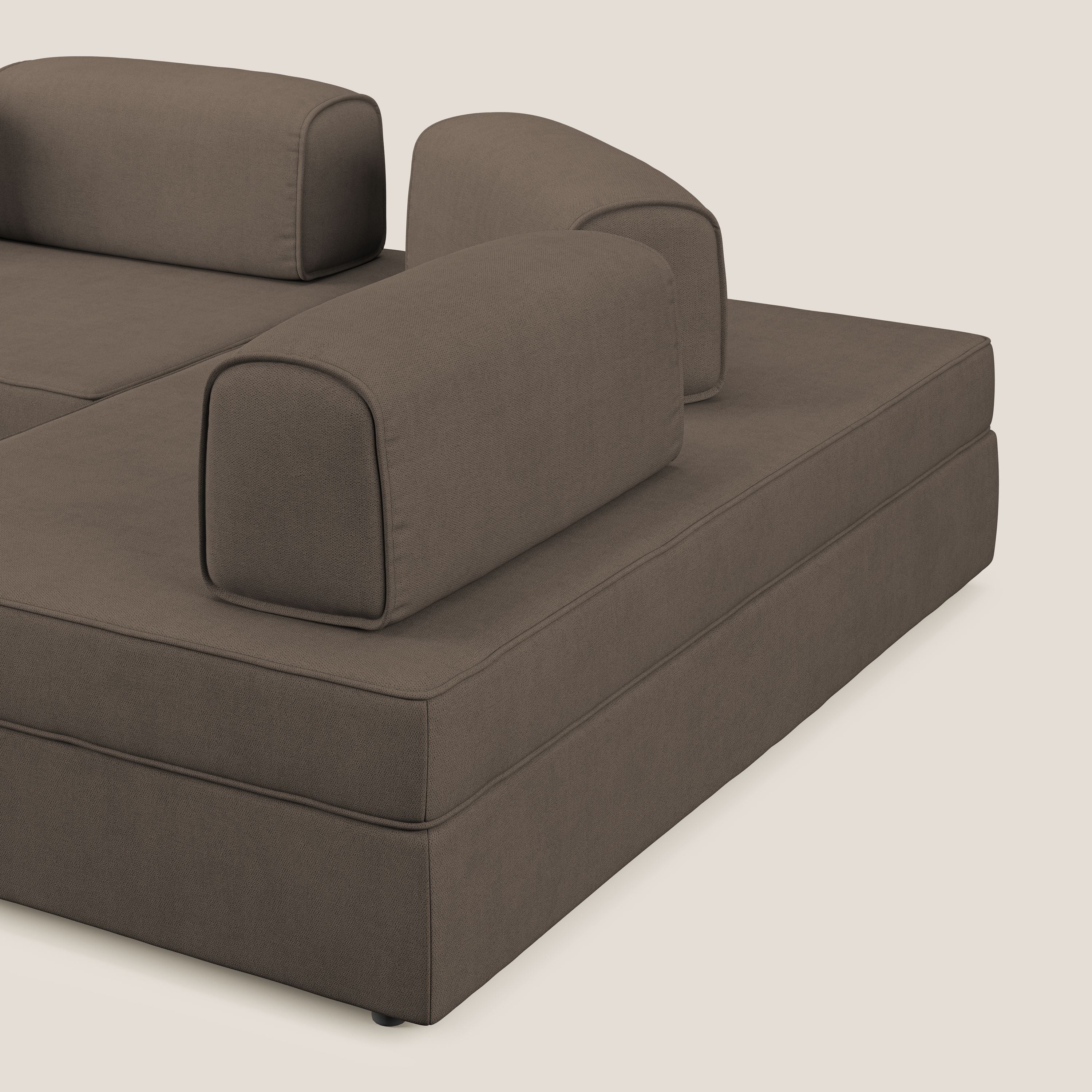 Liberty divano angolare con pouf estraibile e schienali movibili in tessuto morbido impermeabile T02 marrone - divani.store