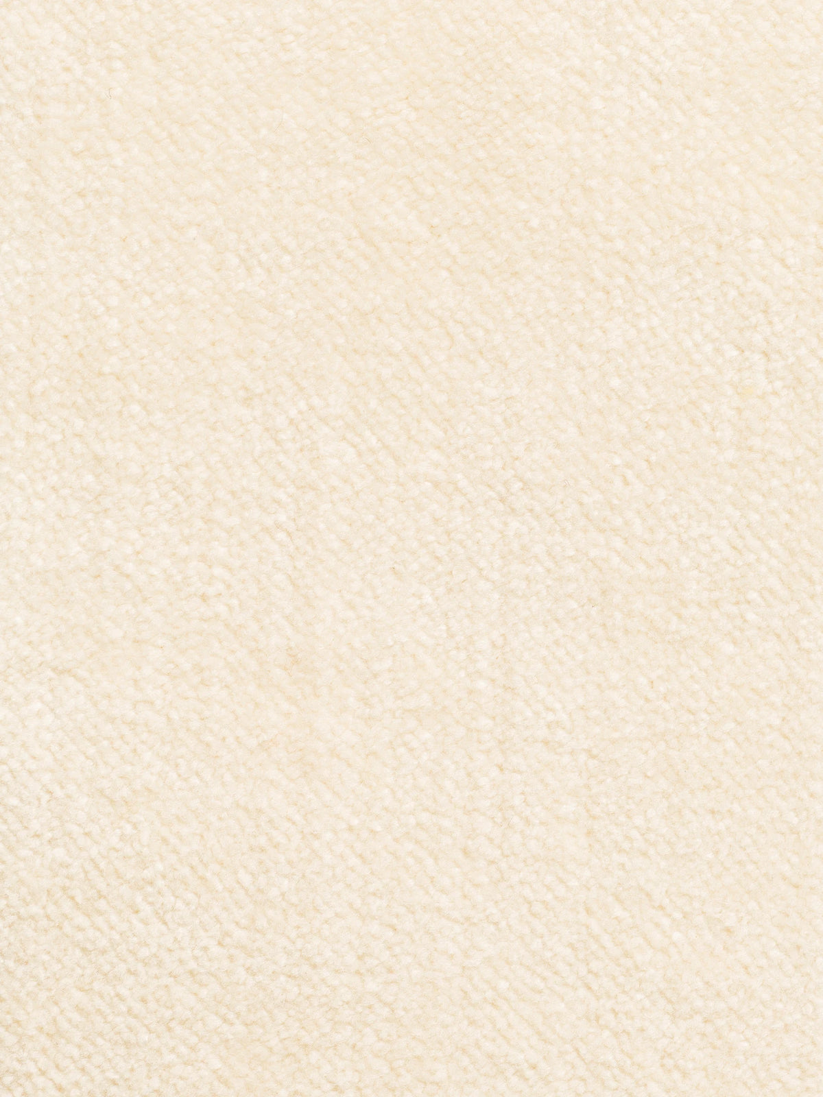 Un primo piano del tessuto S05 BRERA velluto moderno soft-touch smacchiabile, un tessuto color crema caratterizzato da un pelo fitto e uniforme e da una trama delicata e direzionale che conferisce una finitura lussuosa dall’effetto vellutato.