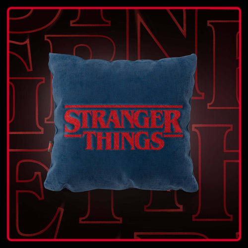 Cuscino Stranger Things Limited Edition con Ricamo – tessuto smacchiabile 45x45 blu - divani.store