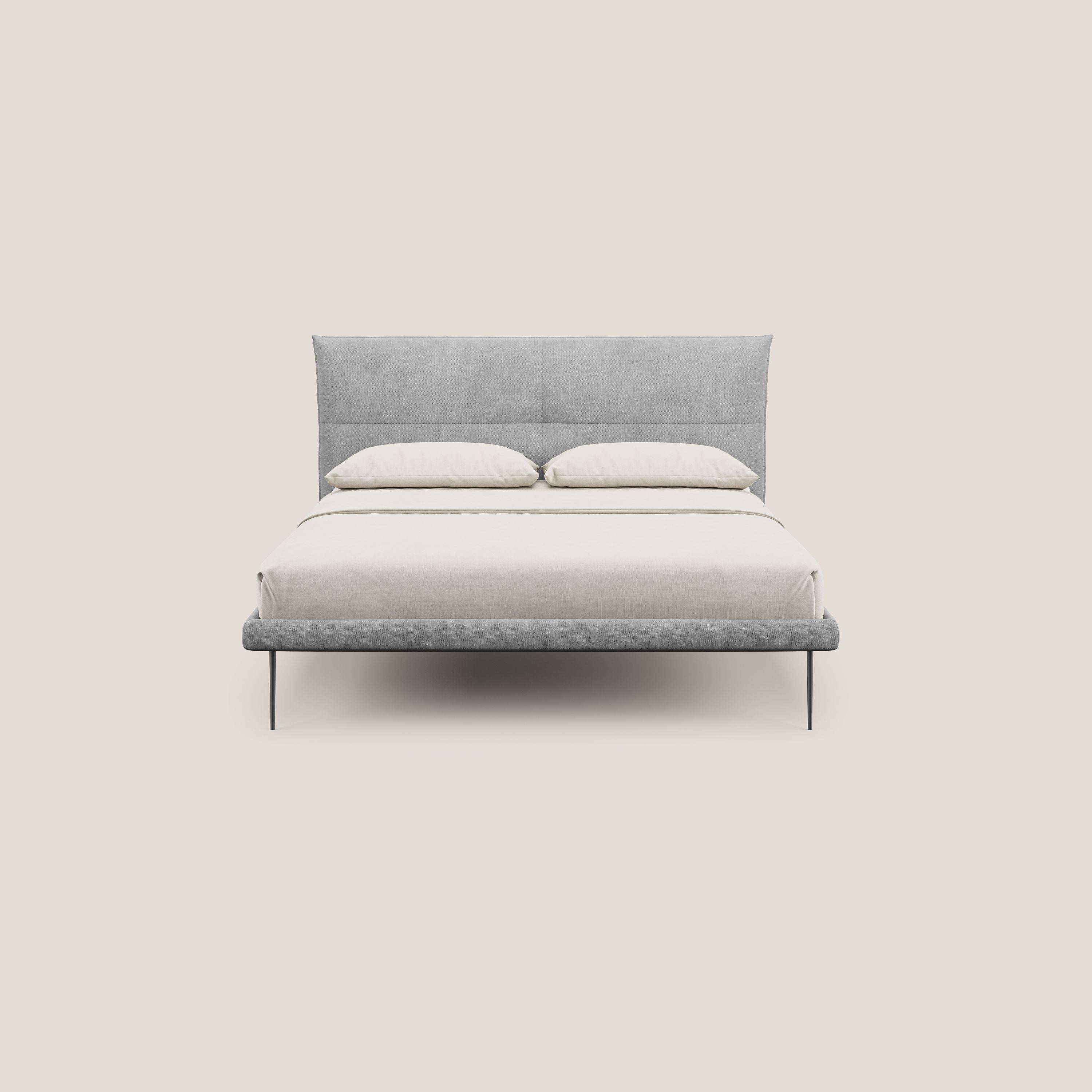 Akiko letto imbottito con piedi alti in metallo in tessuto impermeabile T02 grigio chiaro - divani.store