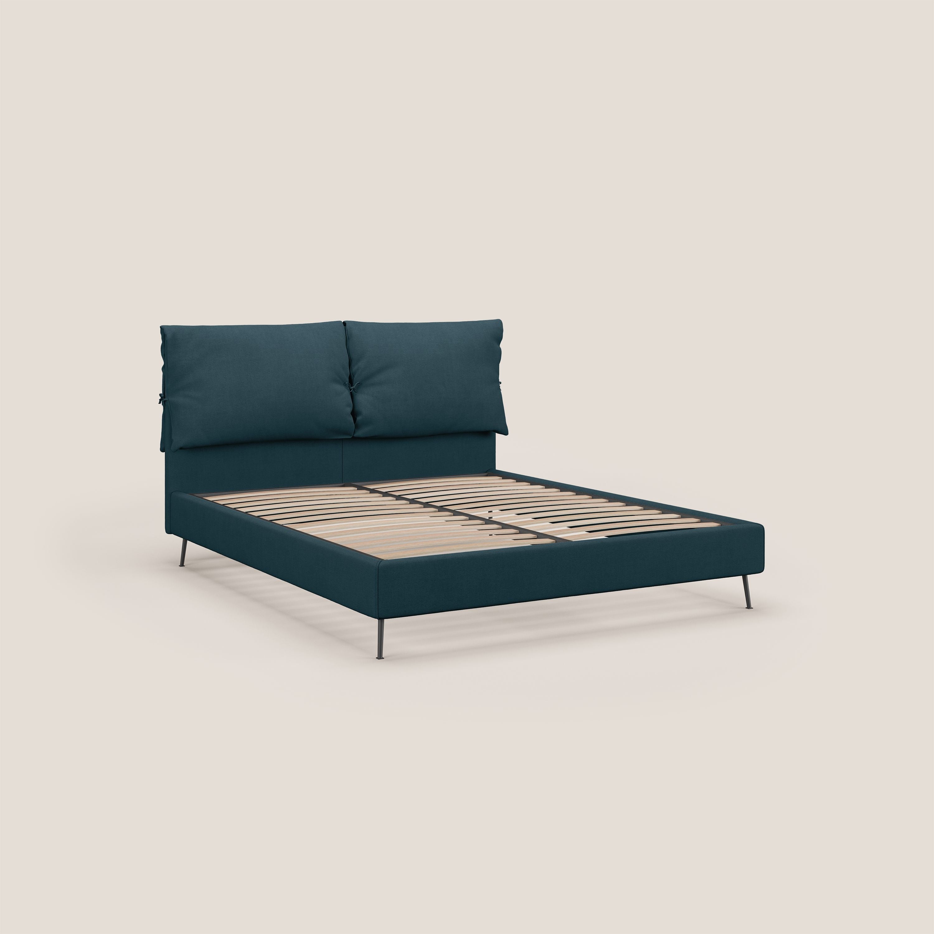 Artemisia letto imbottito con piedini alti sfoderabile in tessuto smacchiabile T17 petrolio - divani.store