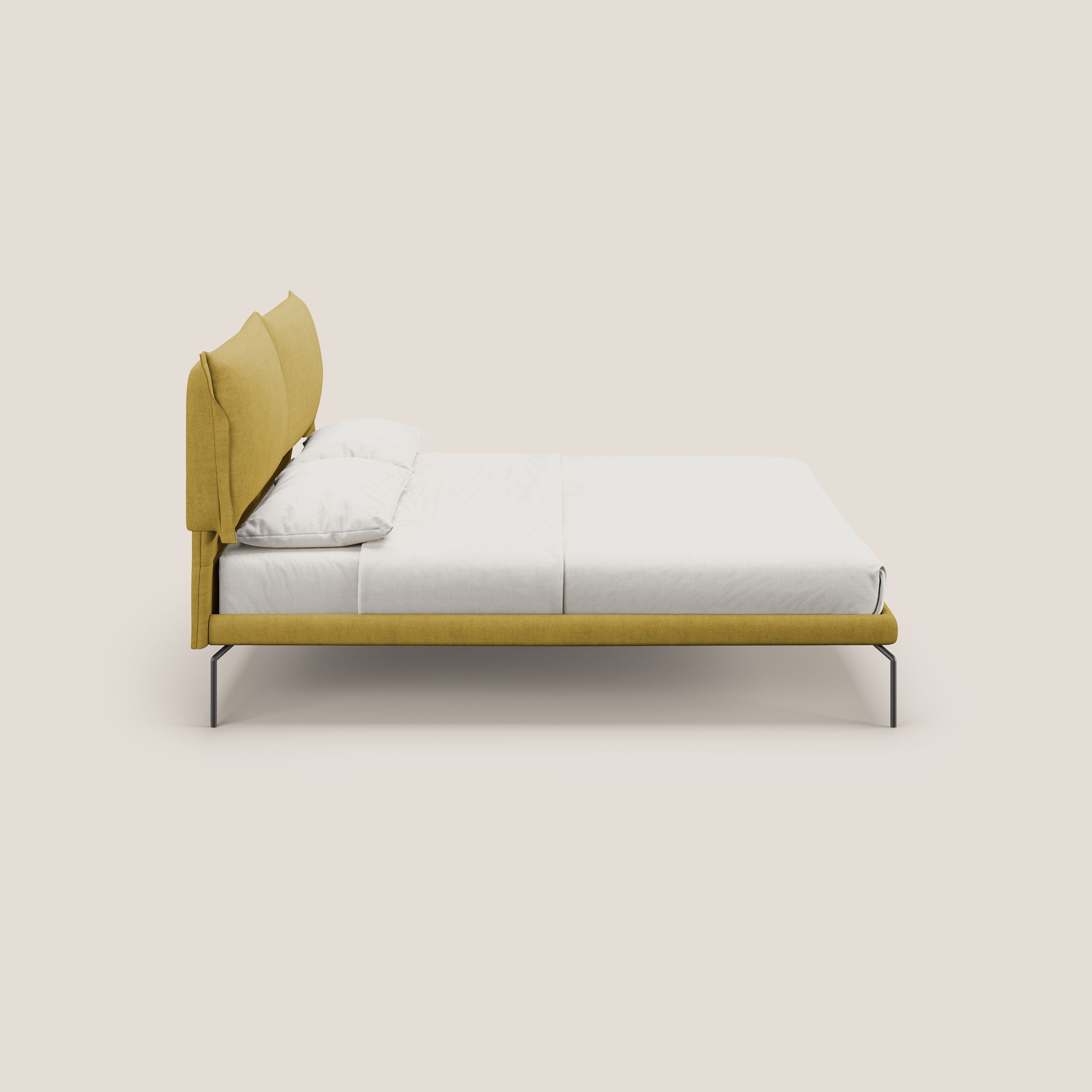Bice letto imbottito con cuscini e piedi alti in metallo in tessuto impermeabile T02 giallo - divani.store