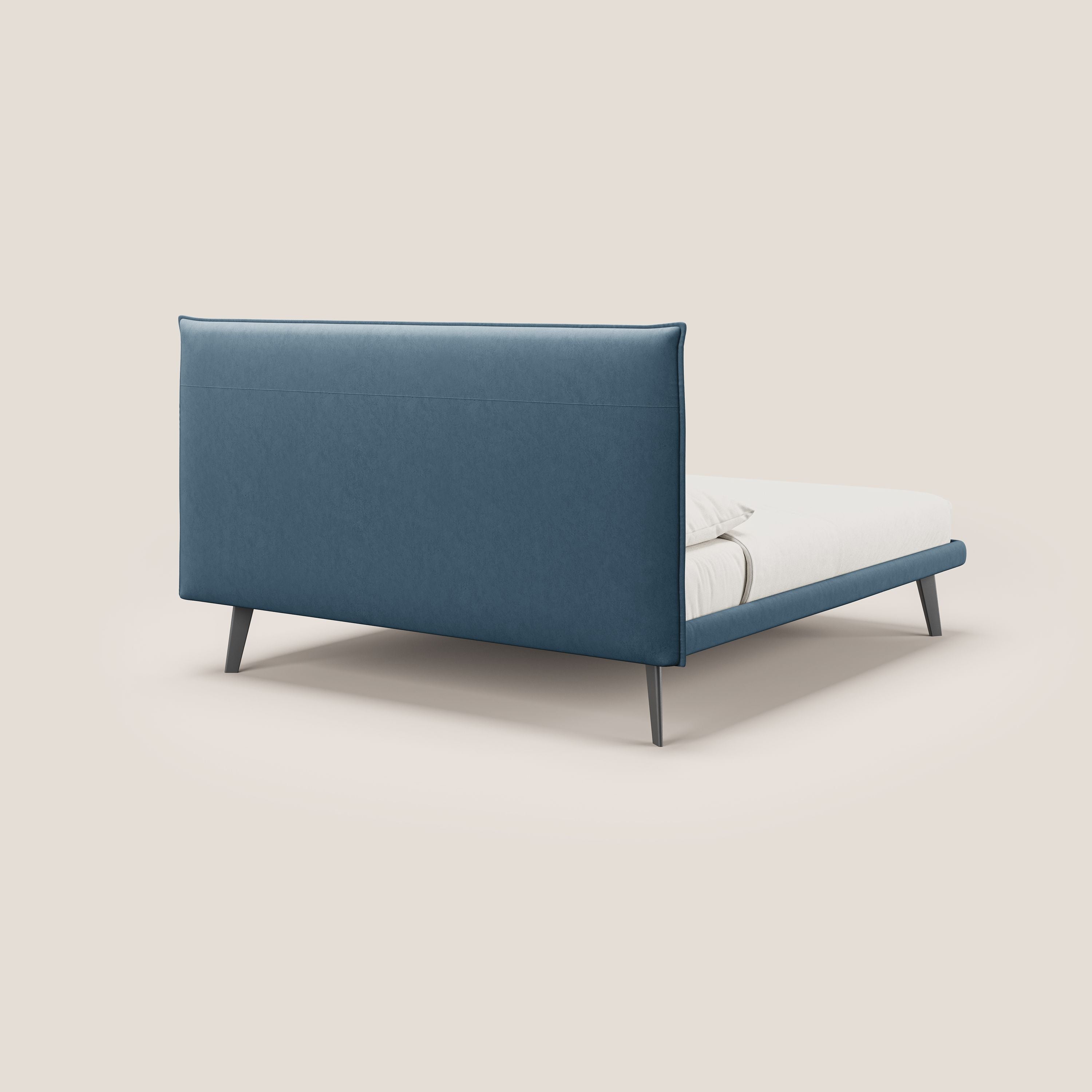 Brigitte letto con testata trapuntata piedi alti in mogano e tessuto impermeabile T09 blu - divani.store