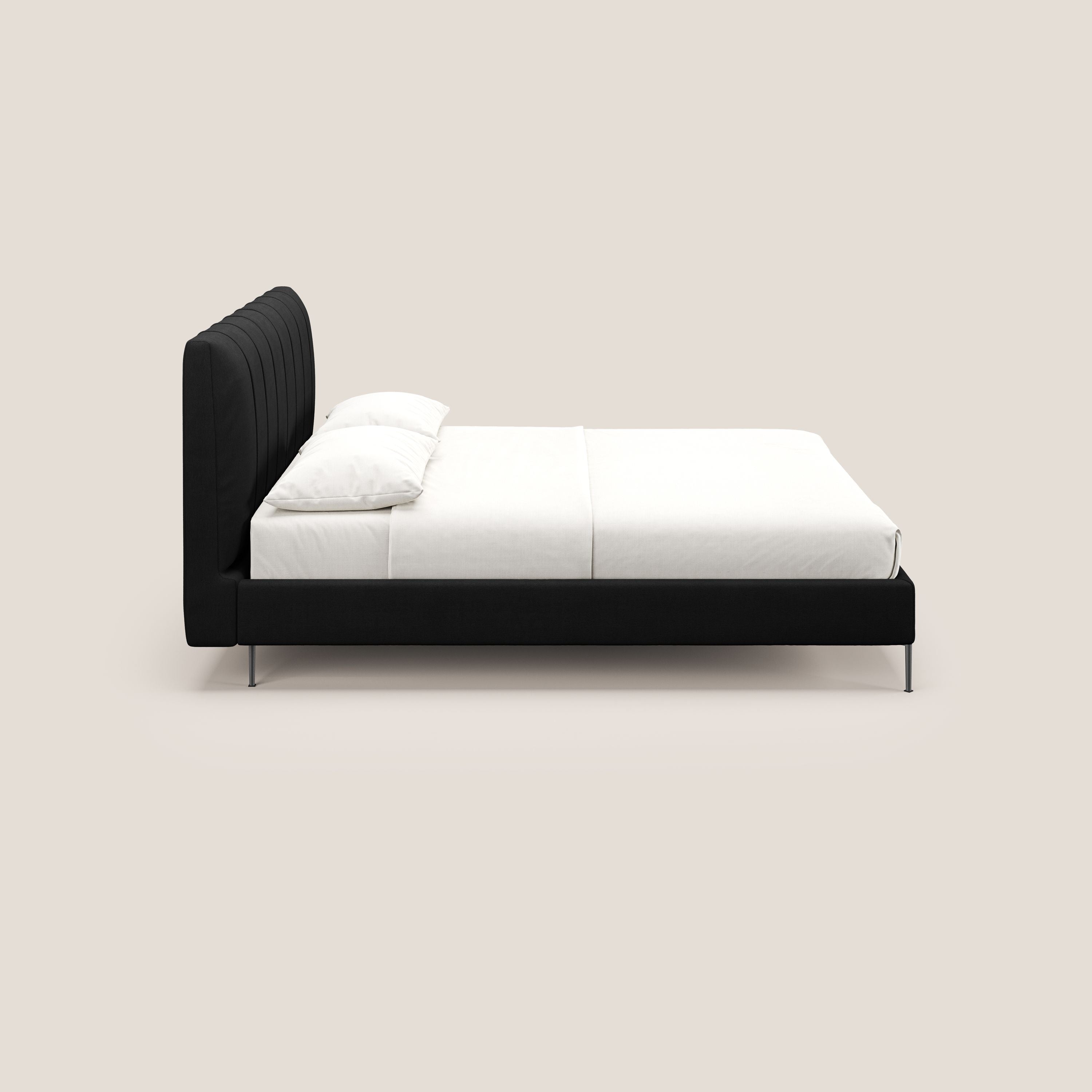 Calliope letto imbottito piedini alti completamente sfoderabile in tessuto smacchiabile T17 nero - divani.store
