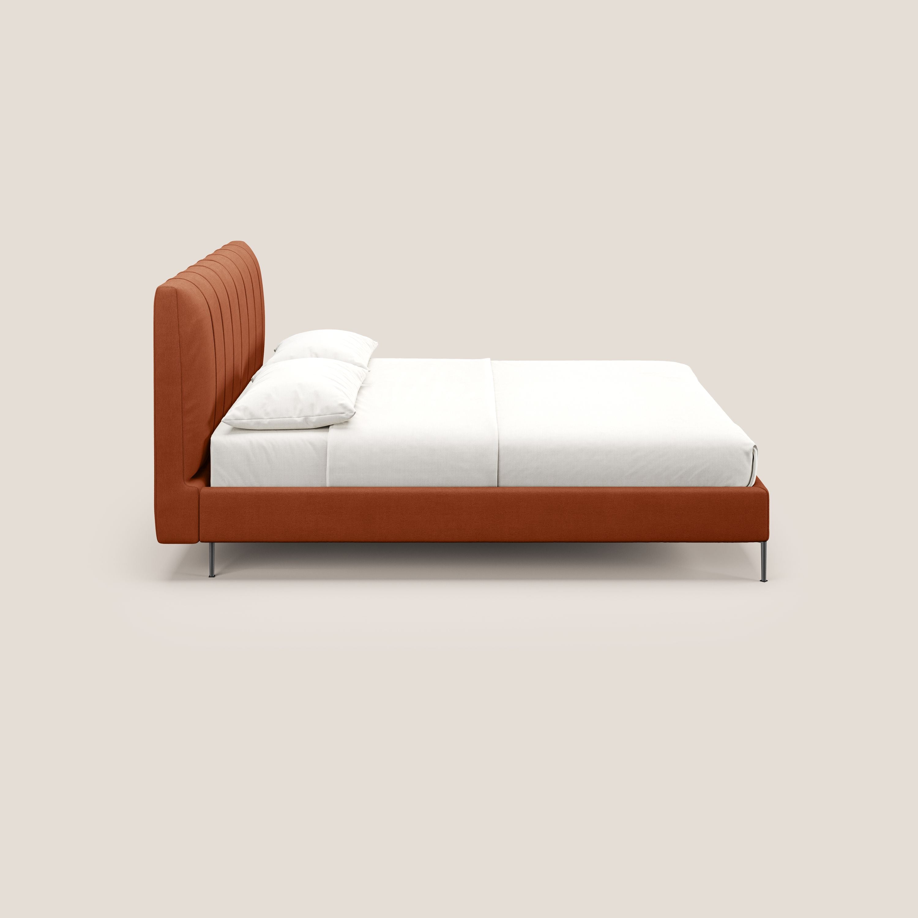 Calliope letto imbottito piedini alti completamente sfoderabile in tessuto smacchiabile T17 arancio - divani.store