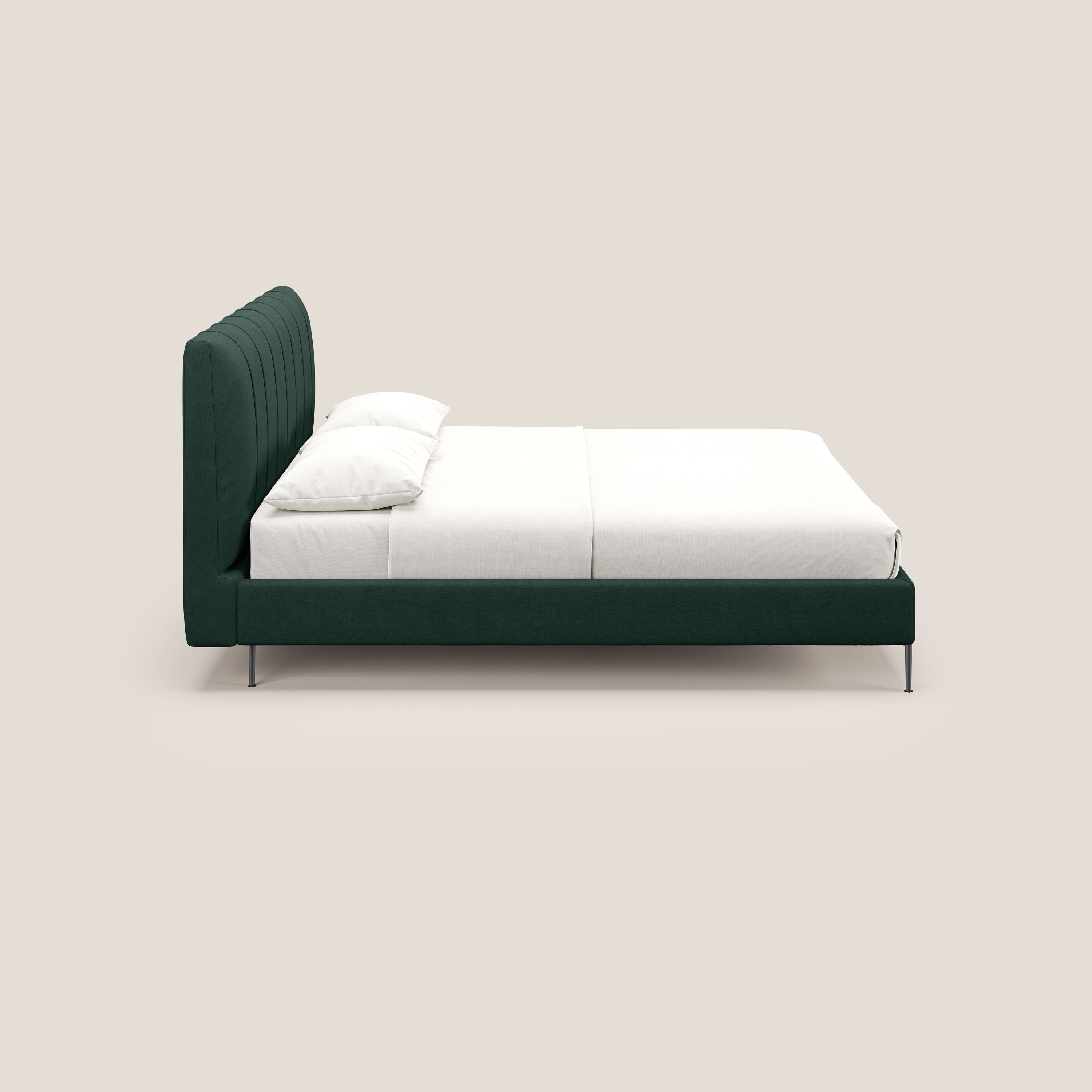 Calliope letto imbottito piedini alti completamente sfoderabile in tessuto smacchiabile T17 verde - divani.store