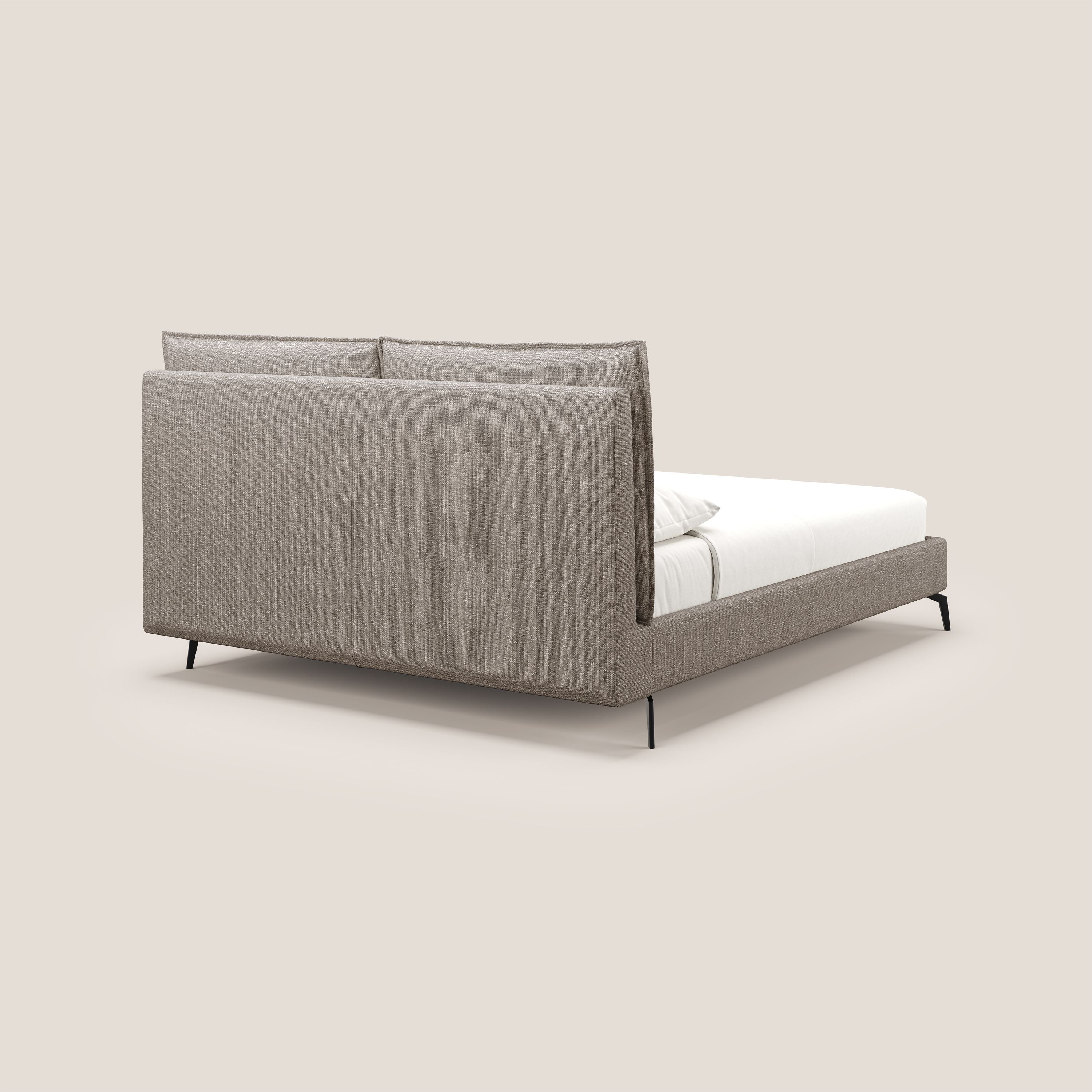 Cloe letto imbottito con piedi in metallo sfoderabile in tessuto fiammato impermeabile T06 marrone - divani.store