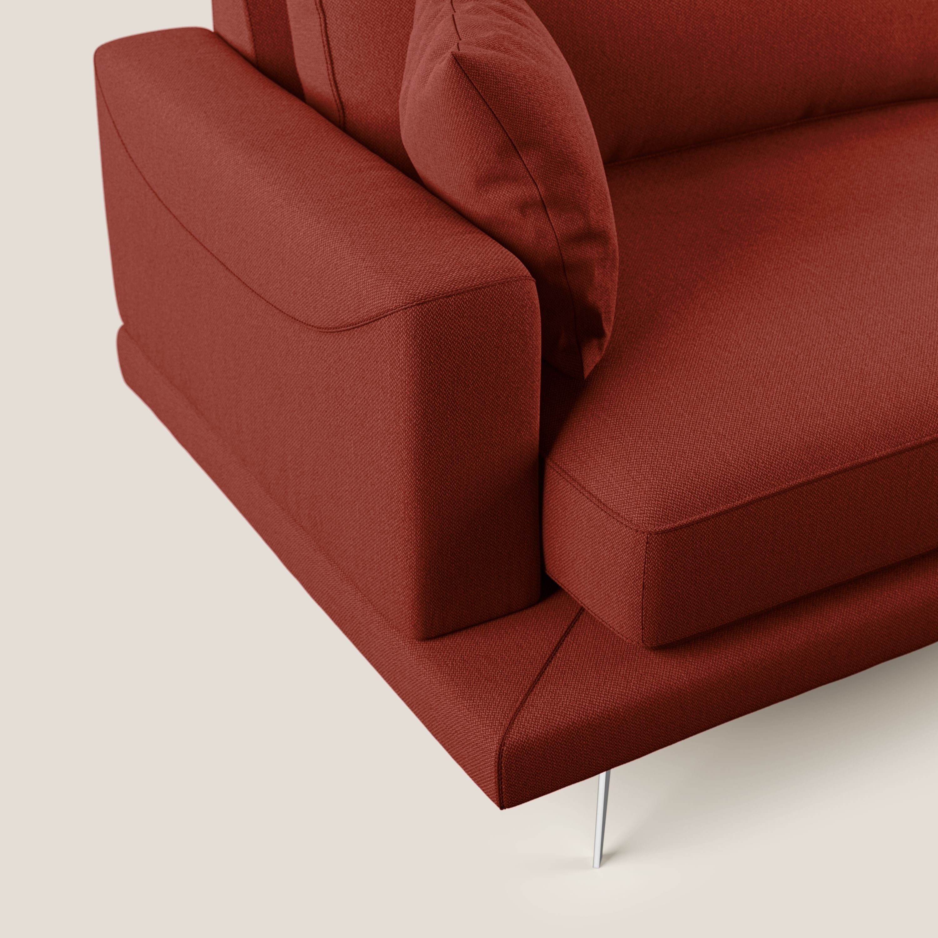 Dorian divano moderno in tessuto morbido antimacchia T05 rosso - divani.store