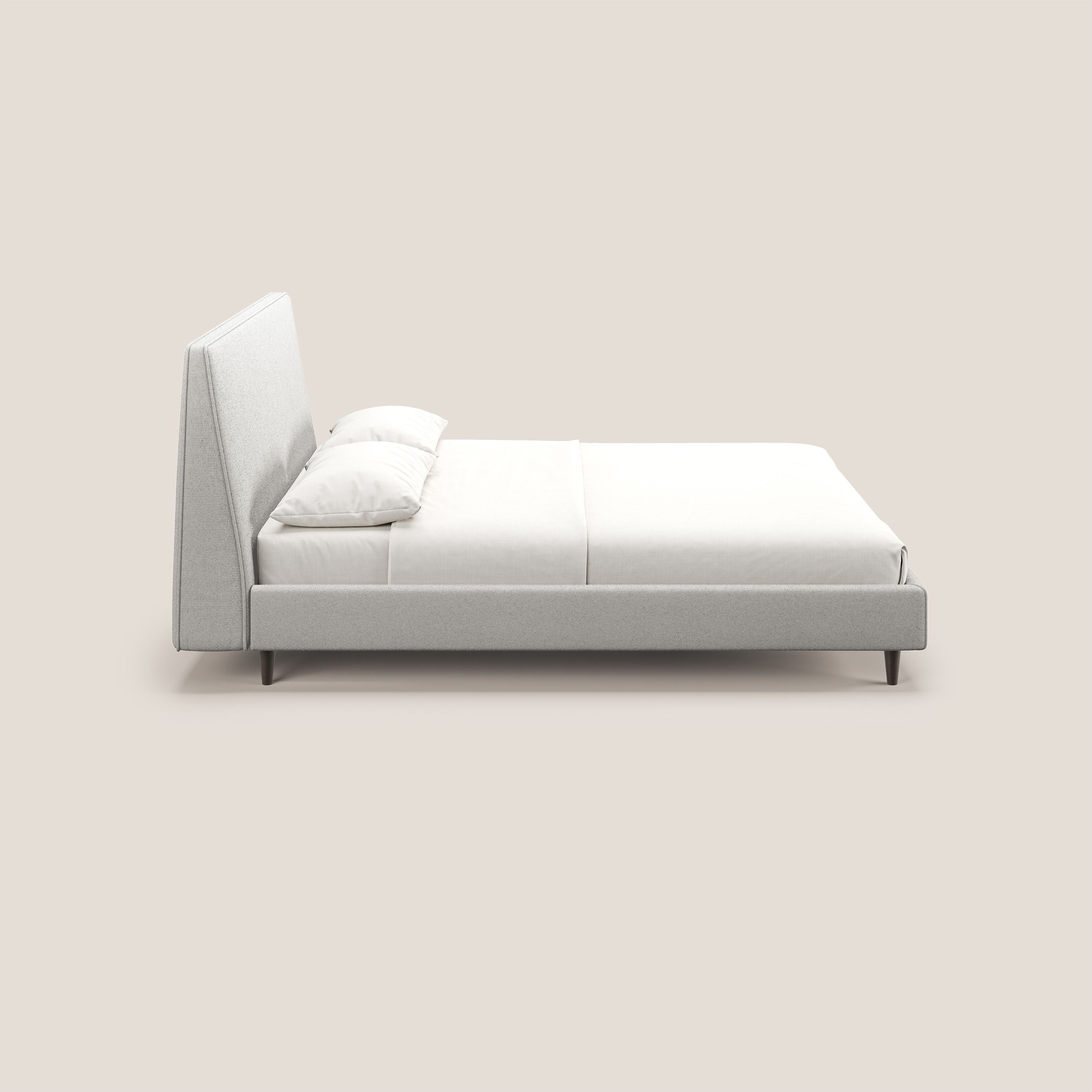 Dorotea letto imbottito con piedi in legno in morbido bouclé impermeabile T07 grigio - divani.store