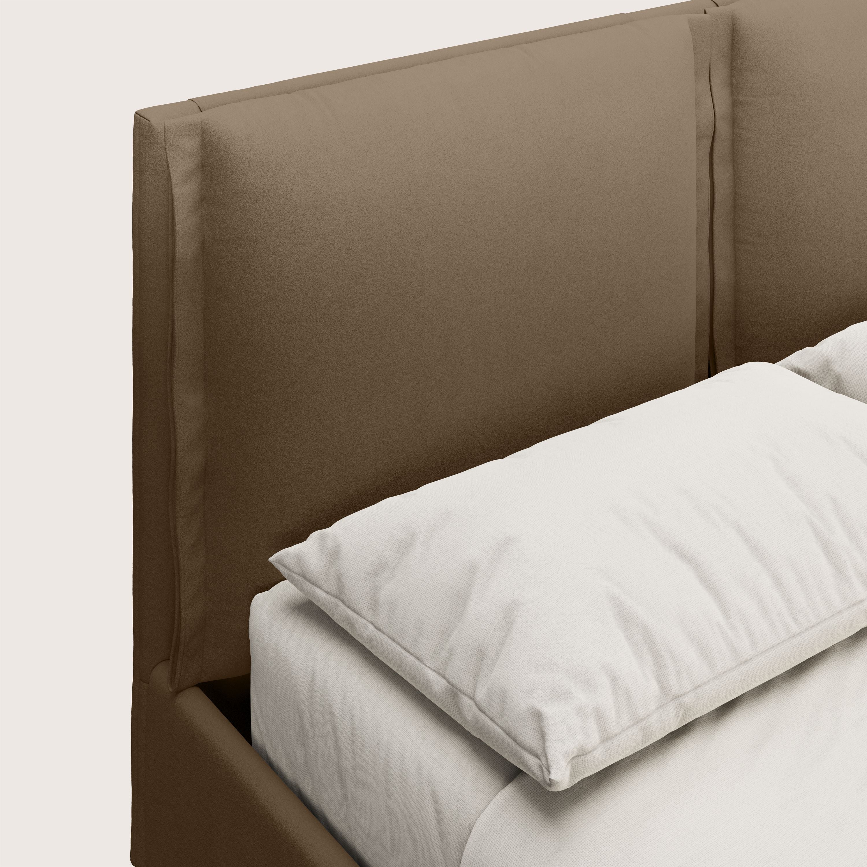 Emma letto contenitore con cuscini mobili in microfibra smacchiabile T11 marrone - divani.store