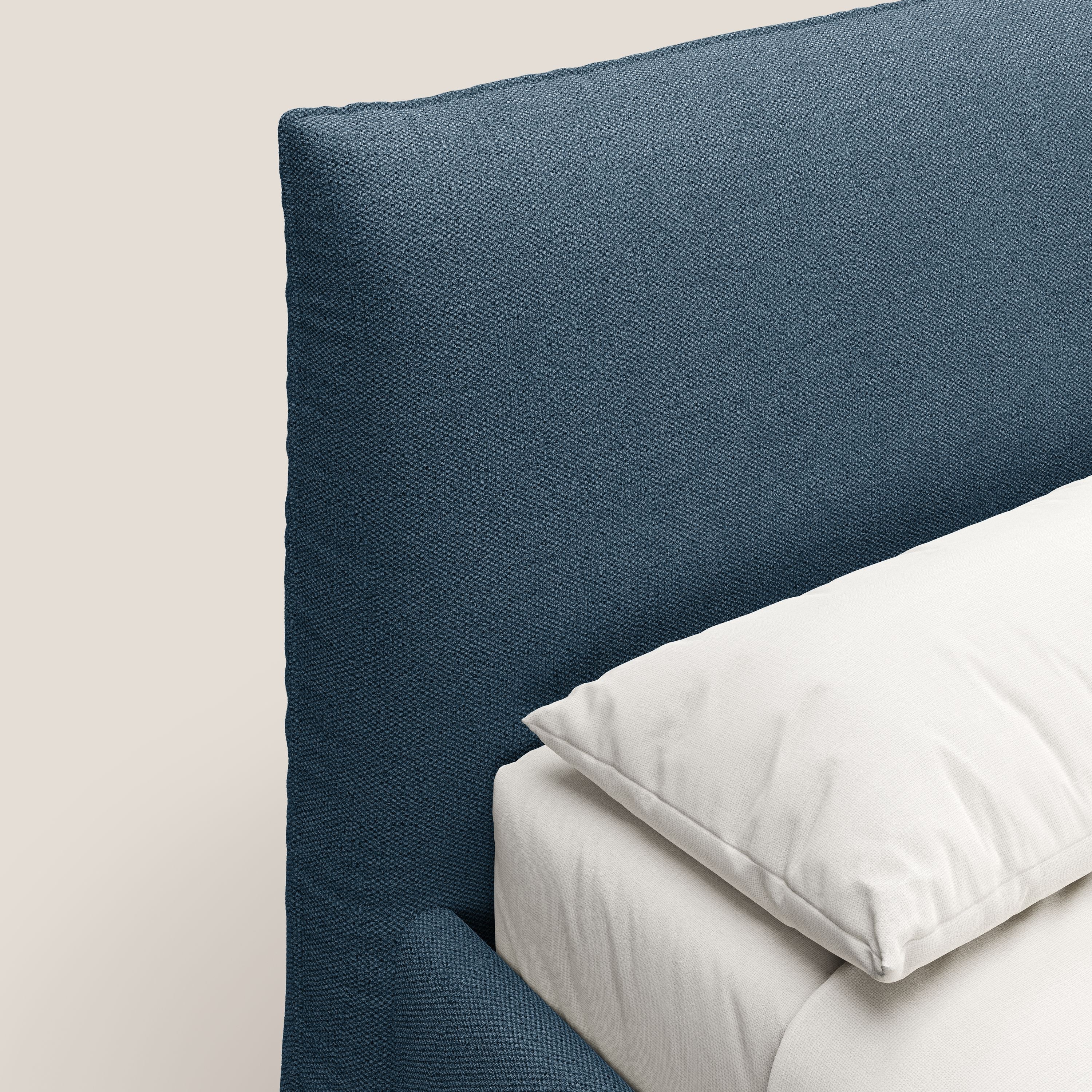 EROS letto imbottito in piuma con vano contenitore in pregiato e fresco bouclet smacchiabile T16 blu - divani.store