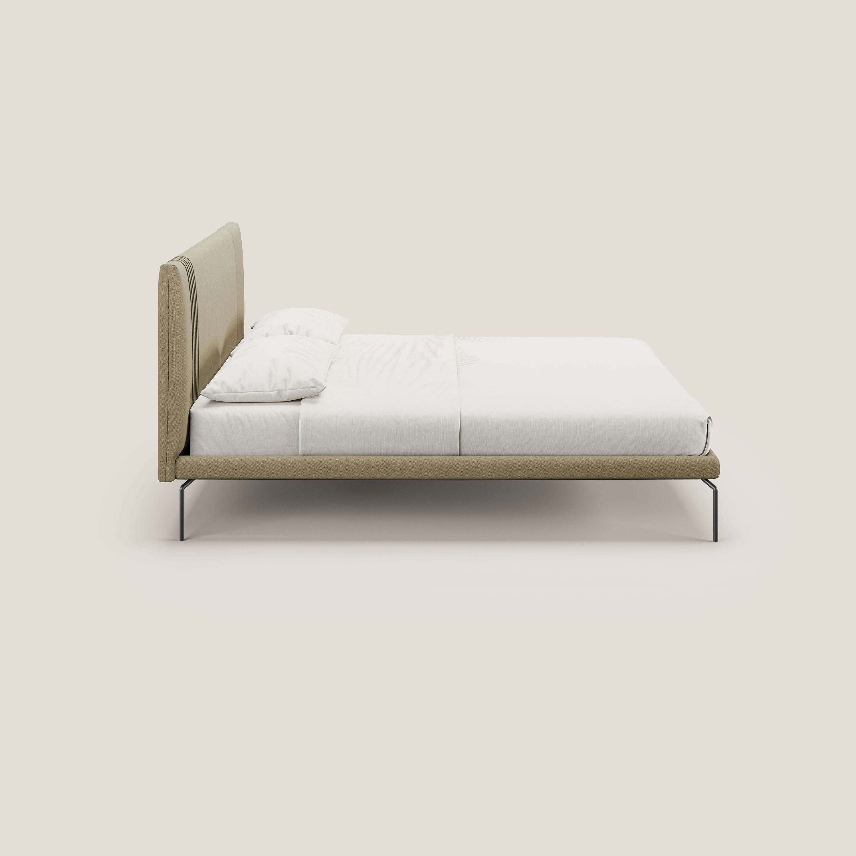 Finn letto imbottito con piedi alti in metallo in tessuto smacchiabile T05 cammello - divani.store
