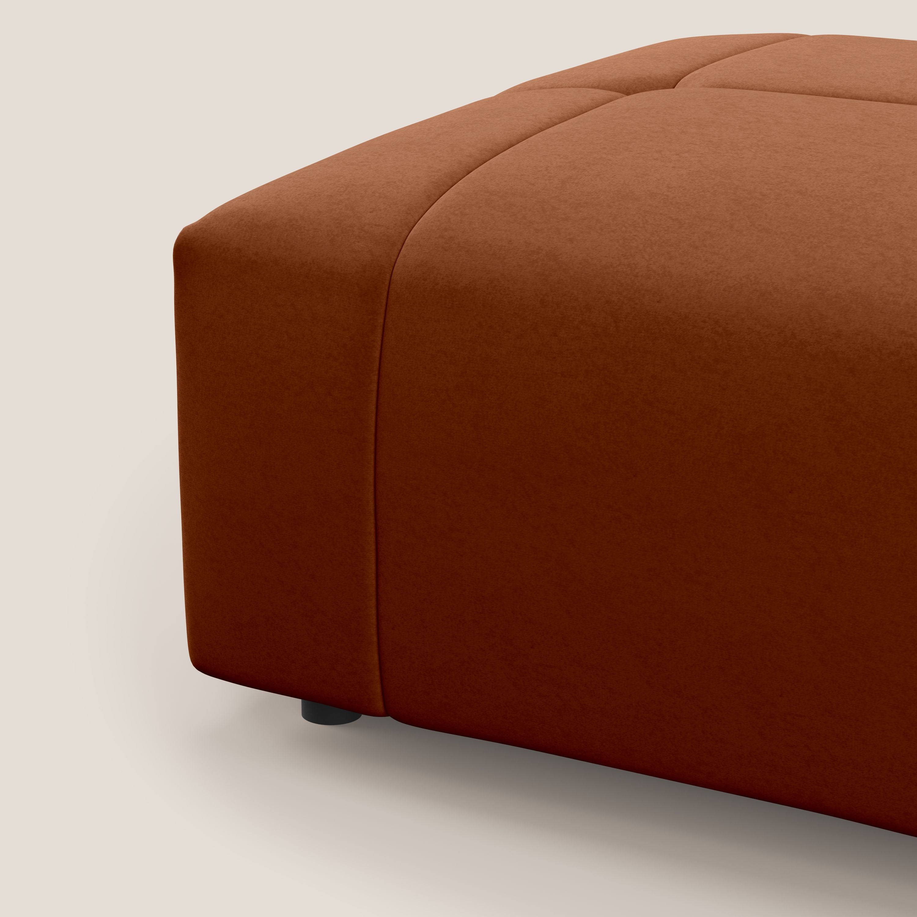 Giotto pouf in morbida microfibra effetto velluto impermeabile idrorepellente T09 ruggine - divani.store