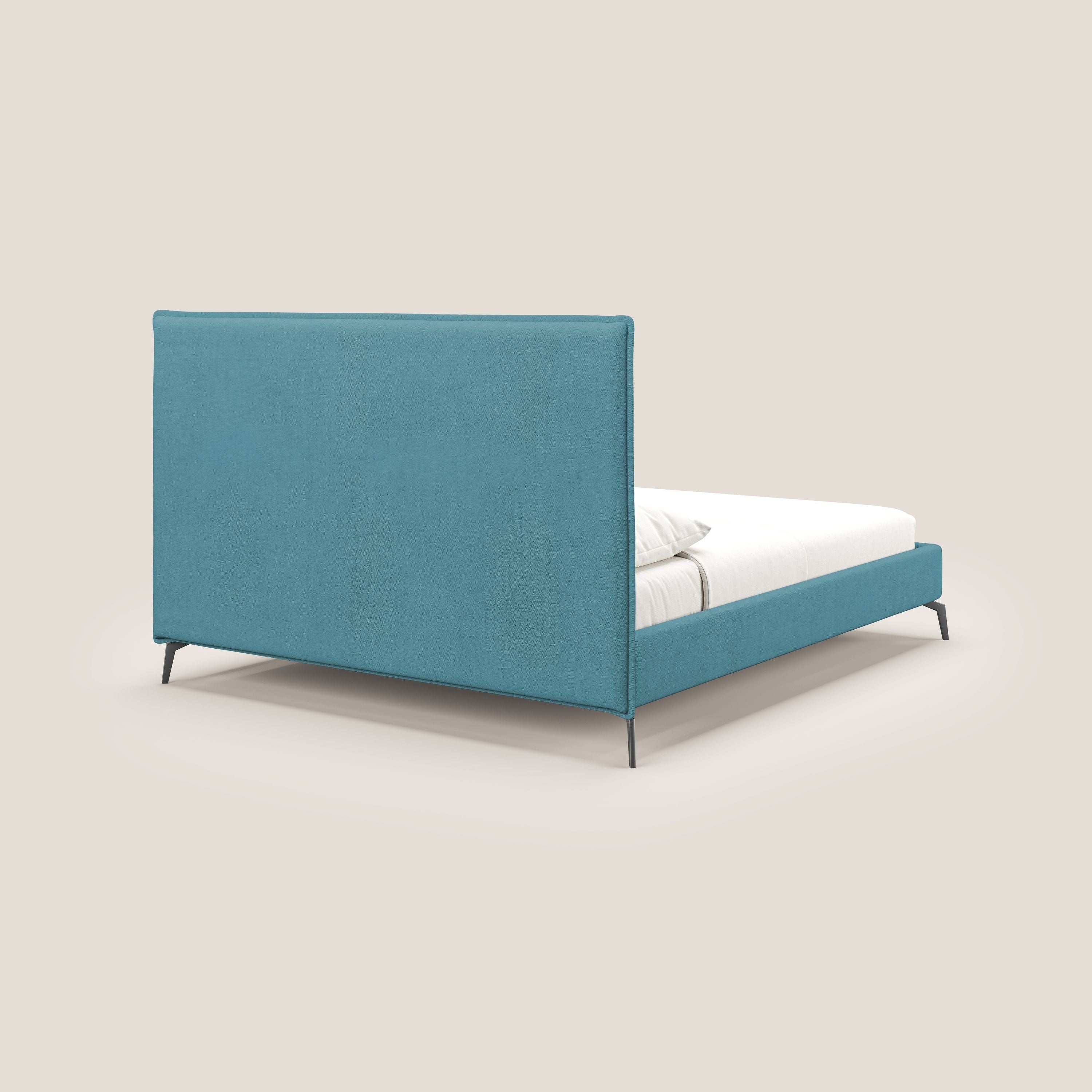 Iris letto imbottito con piedini neri sfoderabile in tessuto impermeabile T02 azzurro - divani.store