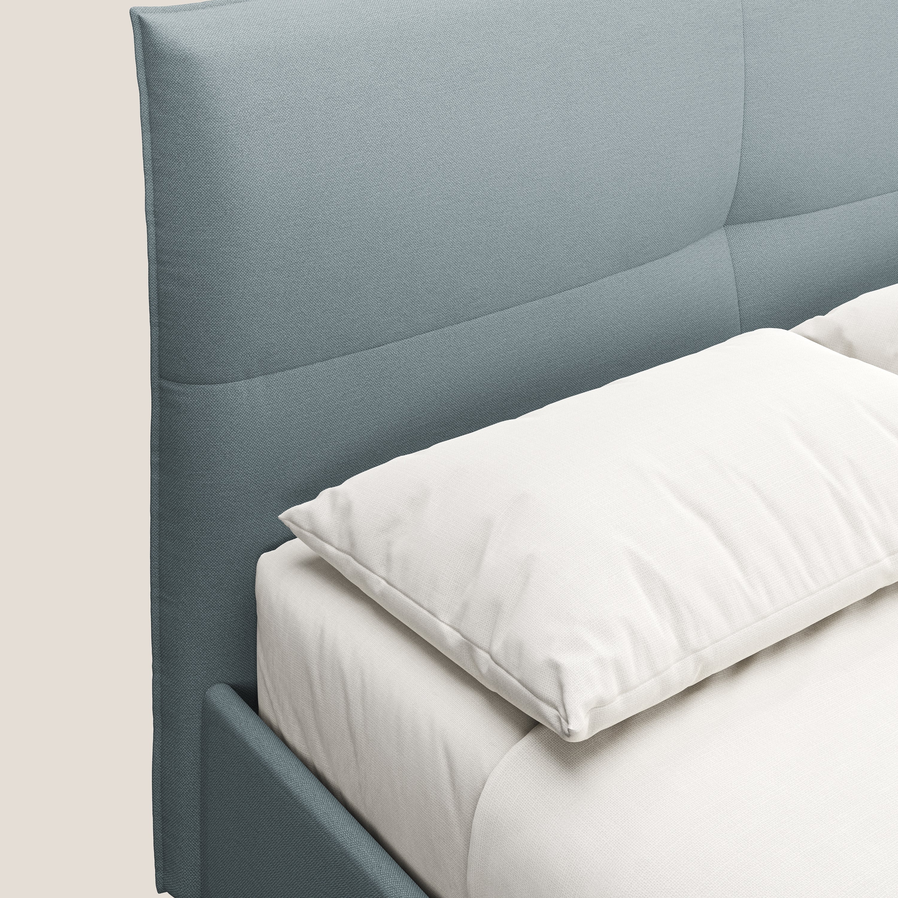 Izumi letto imbottito contenitore con piedi alti in tessuto smacchiabile T05 carta da zucchero - divani.store