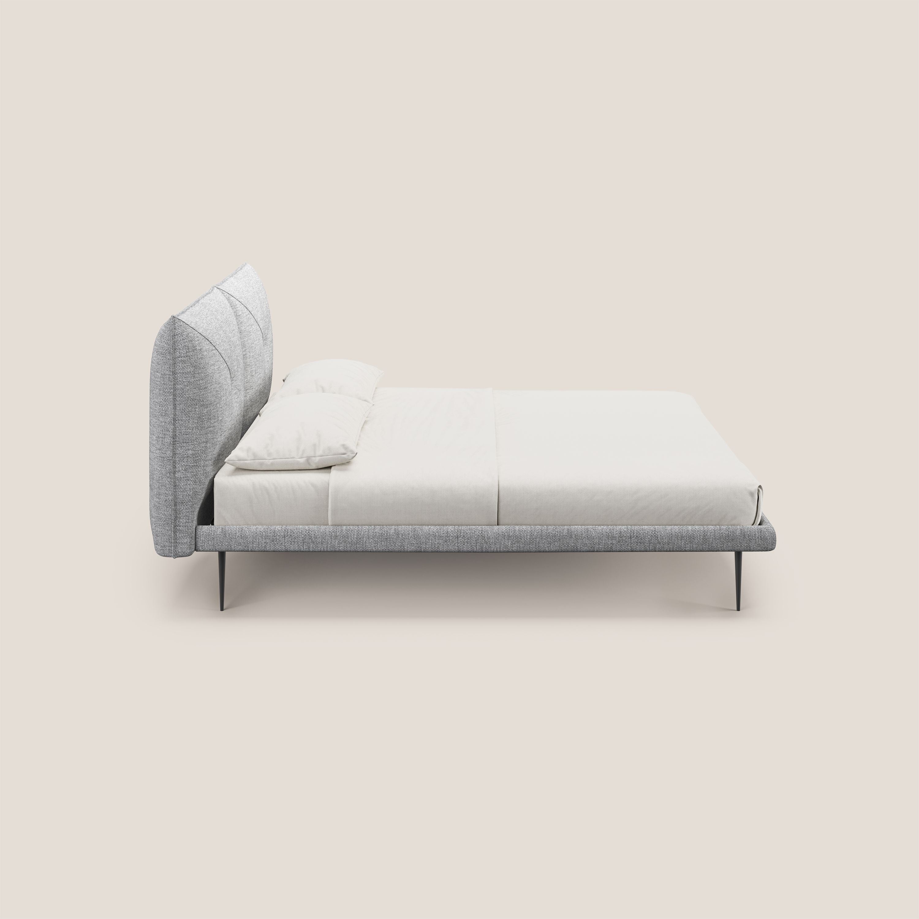 Jolie letto a doppio pannello con piedi alti in metallo in tessuto smacchiabile T18 grigio - divani.store