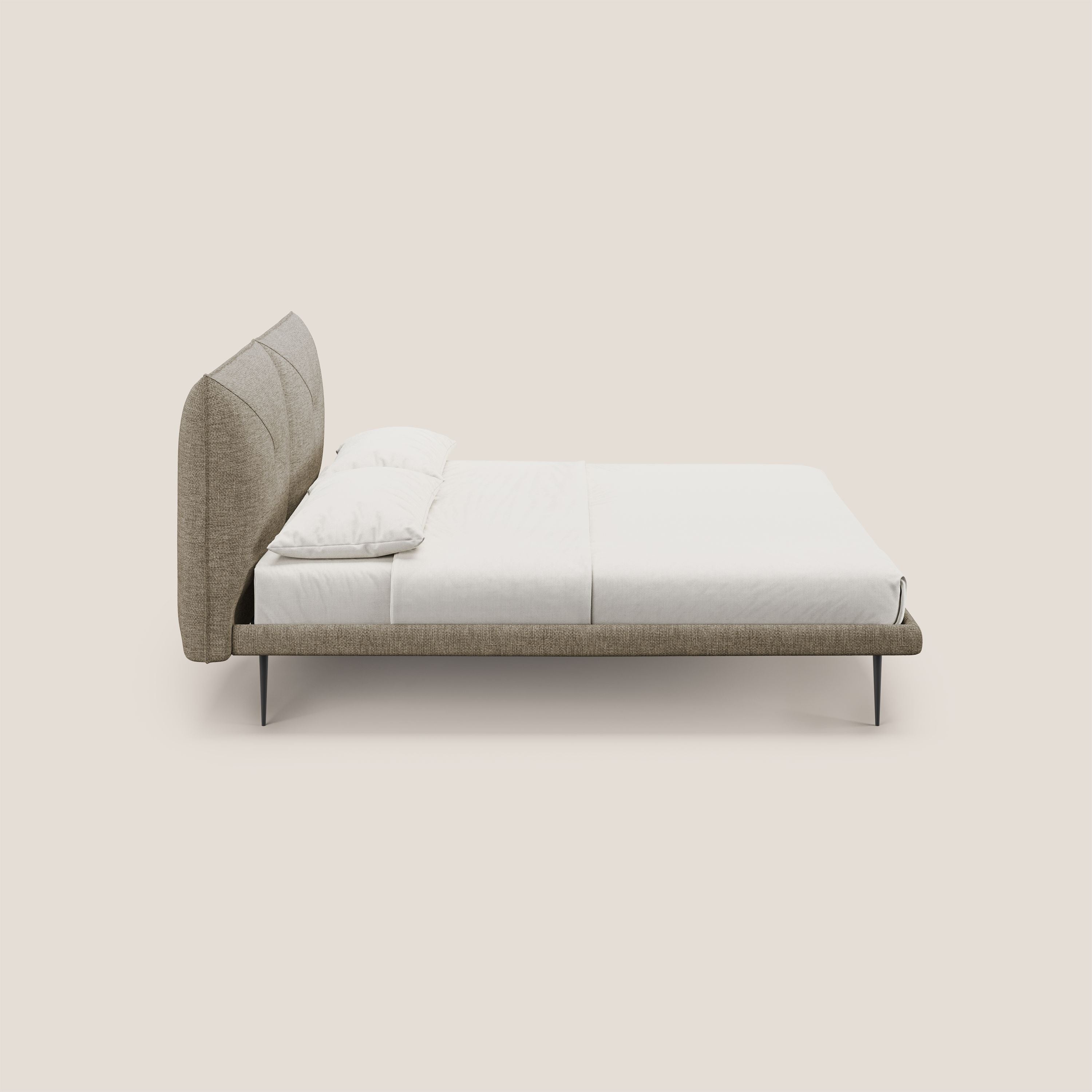 Jolie letto a doppio pannello con piedi alti in metallo in tessuto smacchiabile T18 beige - divani.store
