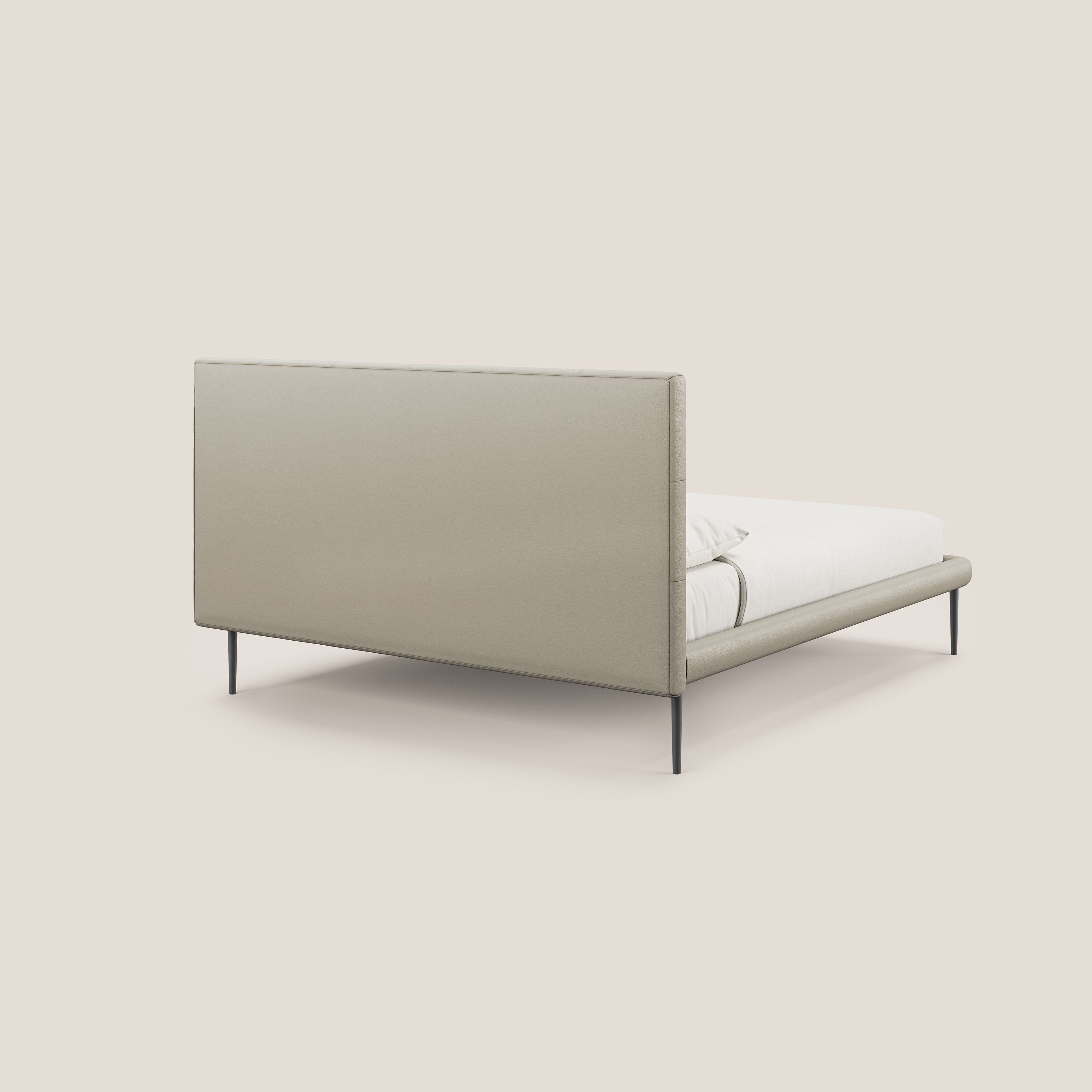 Midori letto imbottito trapuntato in ecopelle con piedini alti T04 tortora - divani.store