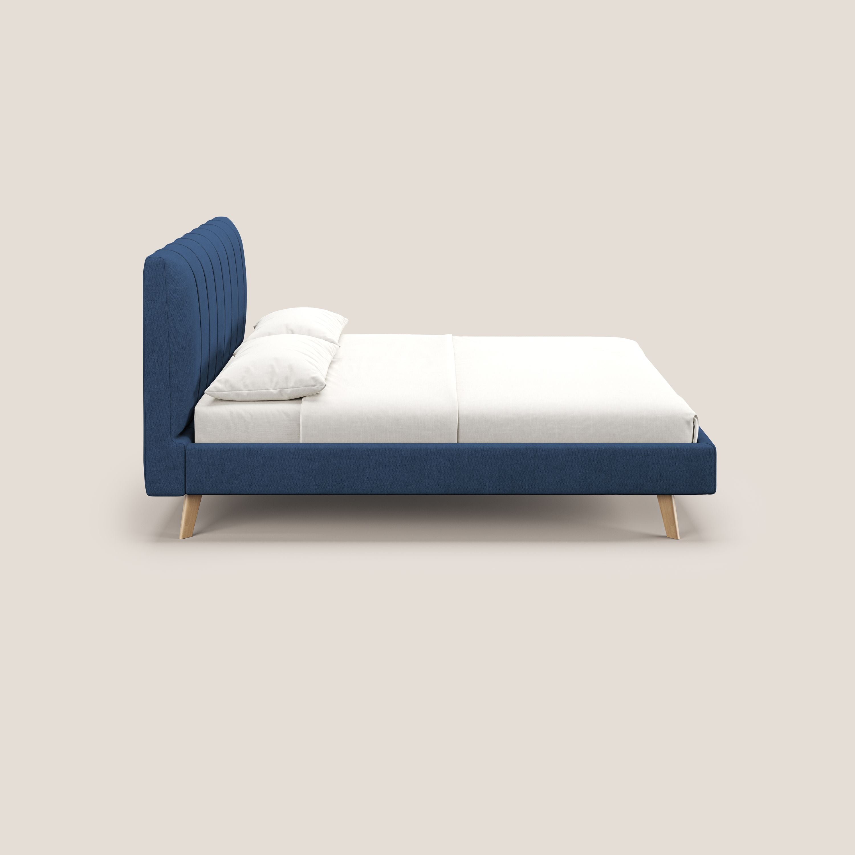 Selene letto imbottito con piedini naturali sfoderabile in tessuto impermeabile T02 blu - divani.store