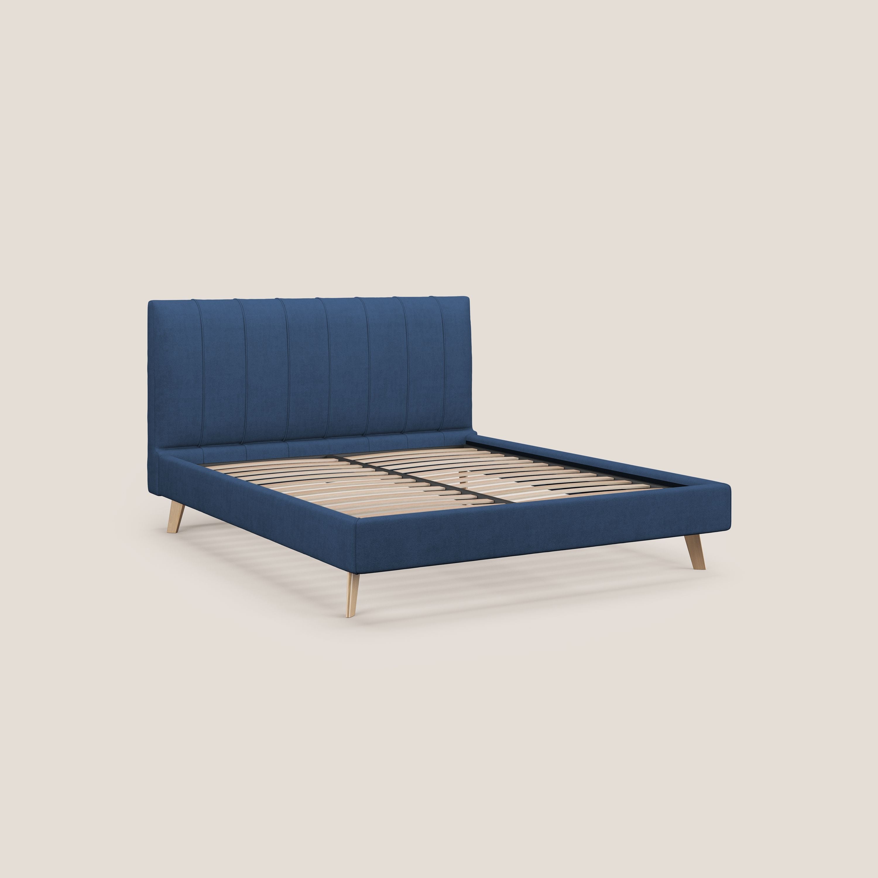 Selene letto imbottito con piedini naturali sfoderabile in tessuto impermeabile T02 blu - divani.store
