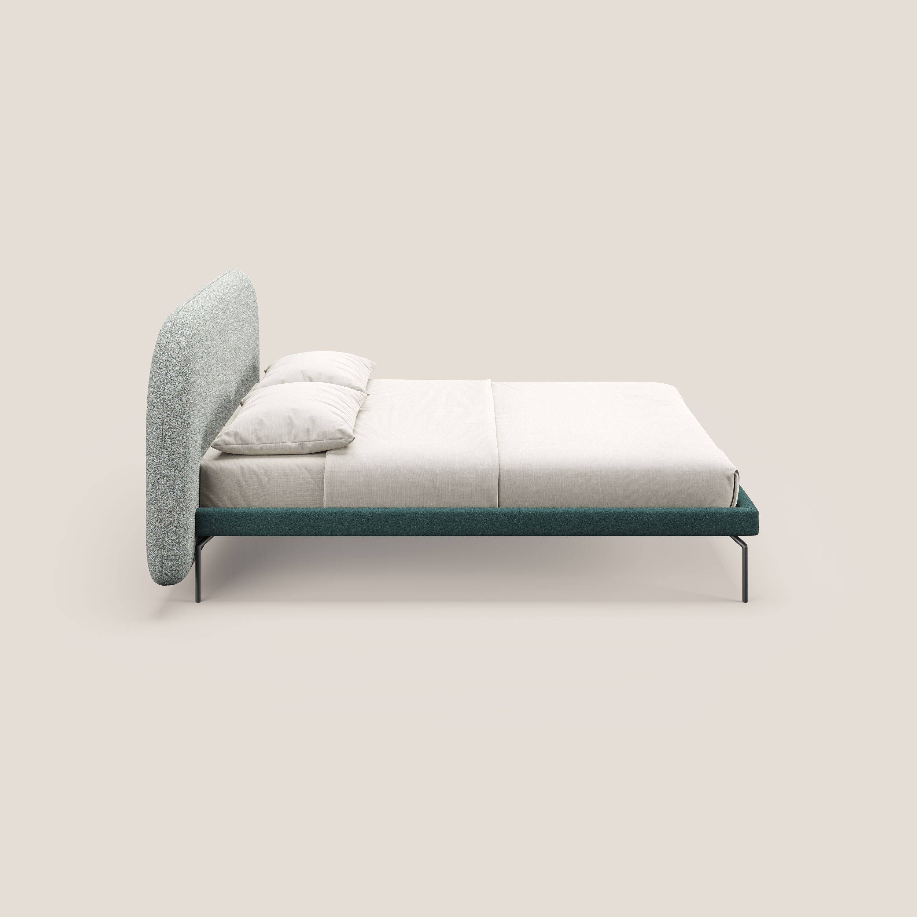 Soleil letto imbottito di design con piedi alti in metallo in bouclet smacchiabile T12 verde - divani.store