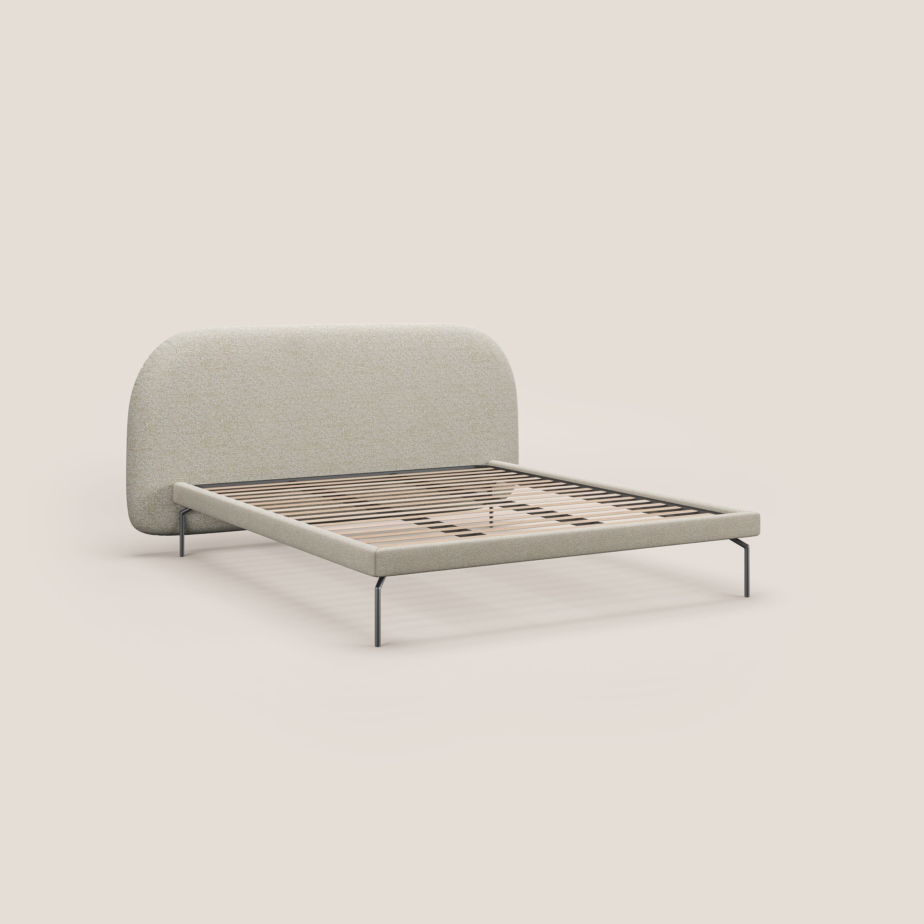 Soleil letto imbottito di design con piedi alti in metallo in bouclet smacchiabile T12 panna - divani.store