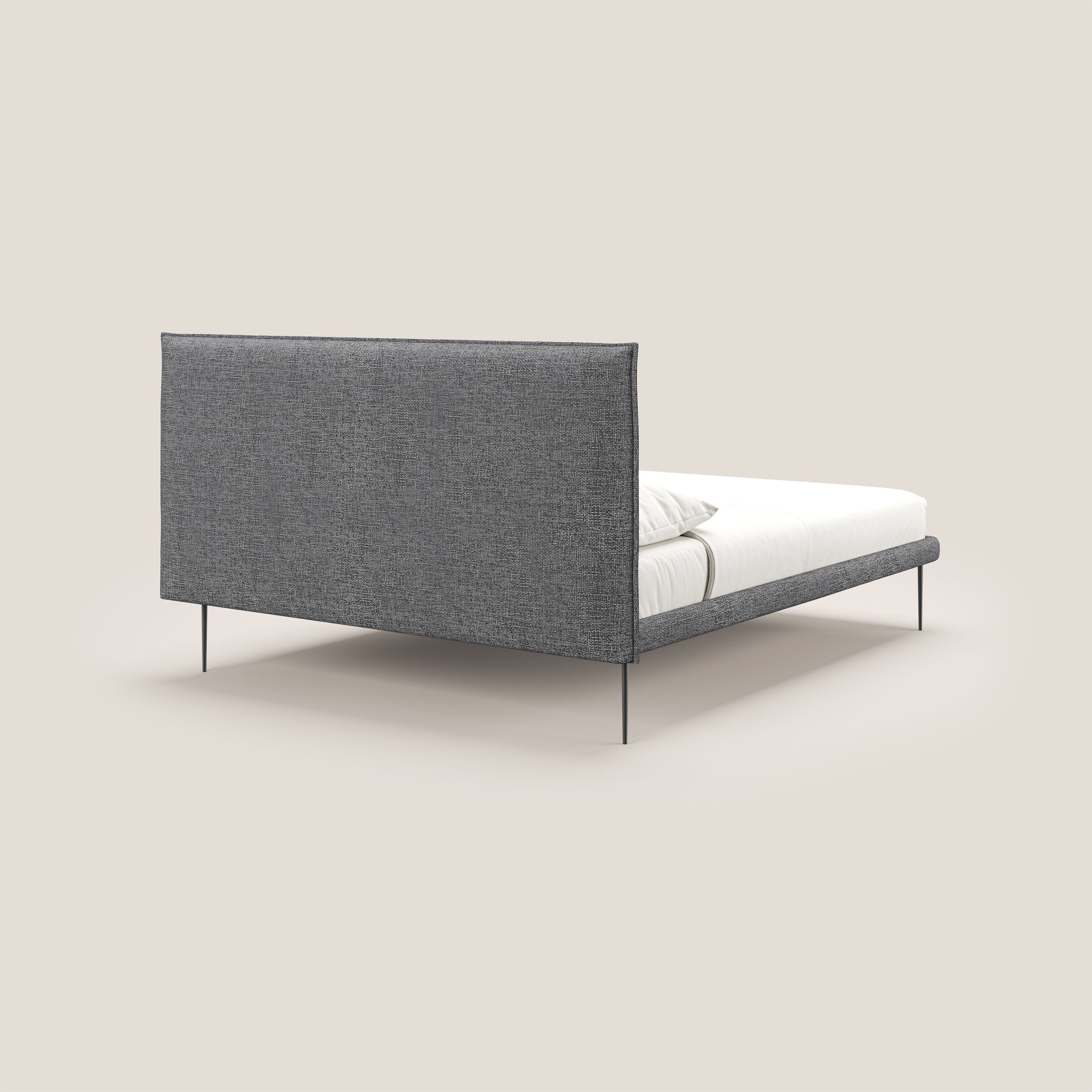 Theo letto imbottito moderno sfoderabile con piedi alti in metallo in tessuto impermeabile T10 grigio - divani.store