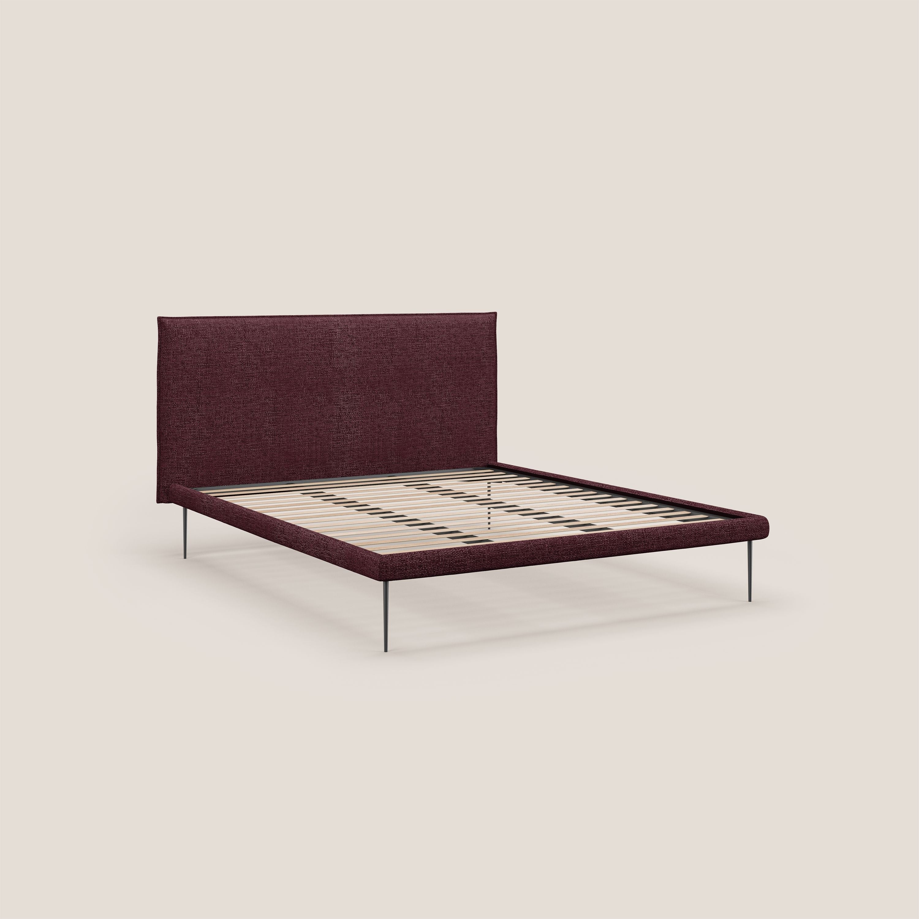 Theo letto imbottito moderno sfoderabile con piedi alti in metallo in tessuto impermeabile T10 bordeaux - divani.store