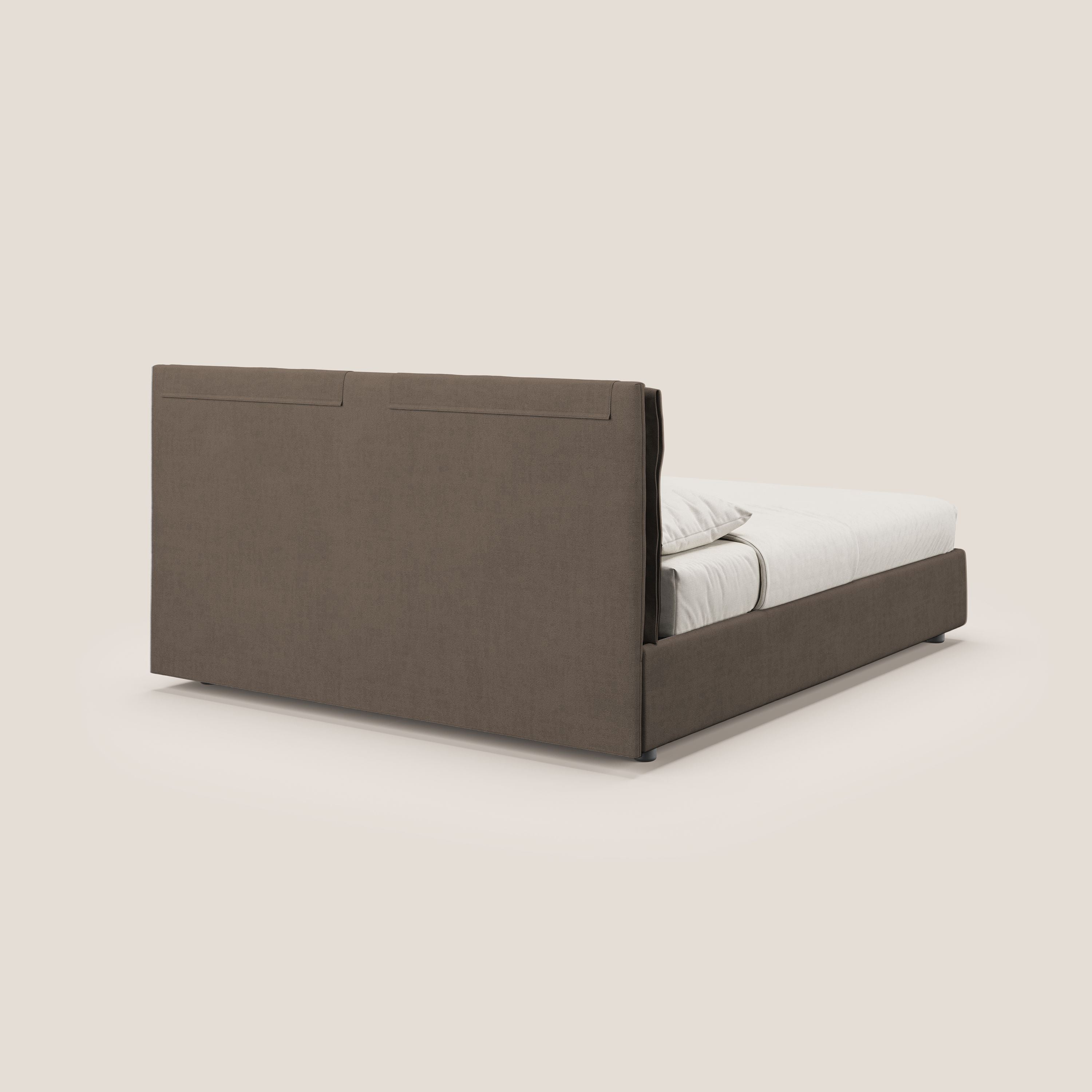 Travis letto contenitore con cuscini mobili trapuntati in tessuto impermeabile T02 marrone - divani.store