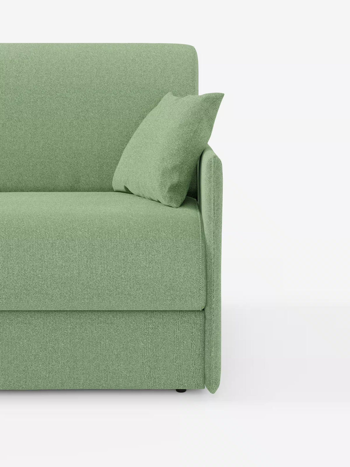 Immagine ritagliata del divano letto matrimoniale sfoderabile Evans di Divani.Store, realizzato in tessuto T23 verde antimacchia e con un cuscino appoggiato al bracciolo destro. Ripreso su uno sfondo bianco, è visibile solo il lato destro di questo divano letto dal design compatto con vano porta-cuscini integrato, che ne esalta le linee minimaliste e lo stile contemporaneo.
