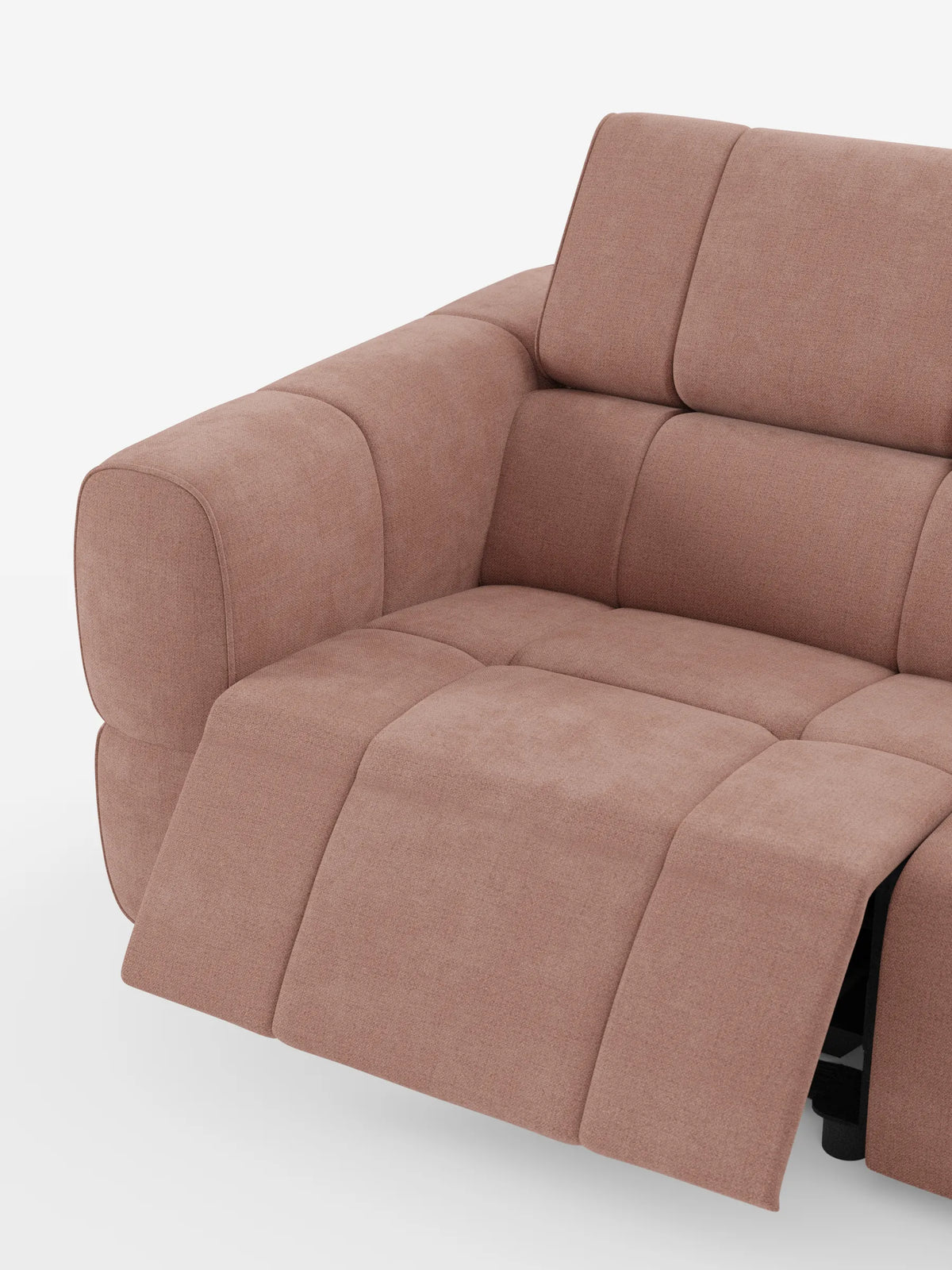Il divano angolare modulare Giotto a 5 posti da 296 cm con penisola e funzione relax elettrica opzionale, rivestito in tessuto smacchiabile T23, è un divano modulare color rosa antico con chaise longue, caratterizzato da un tessuto dalla trama morbida e da cuscini profondi con pannelli squadrati.