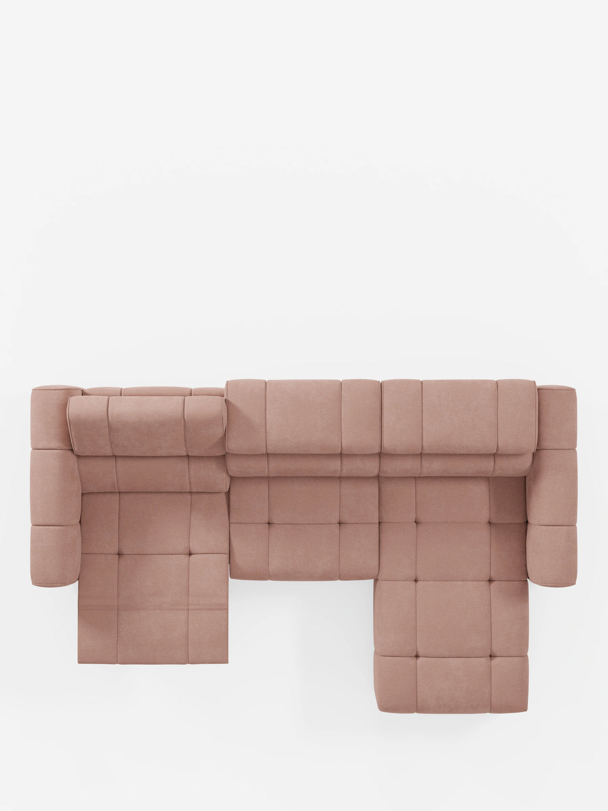 Vista dall'alto di un divano angolare modulare Giotto a 5 posti da 296 cm color rosa polveroso, con penisola e funzione relax elettrica opzionale, rivestito in tessuto smacchiabile T23, caratterizzato da un design trapuntato, penisola a destra e sezione sinistra allungata su sfondo bianco.