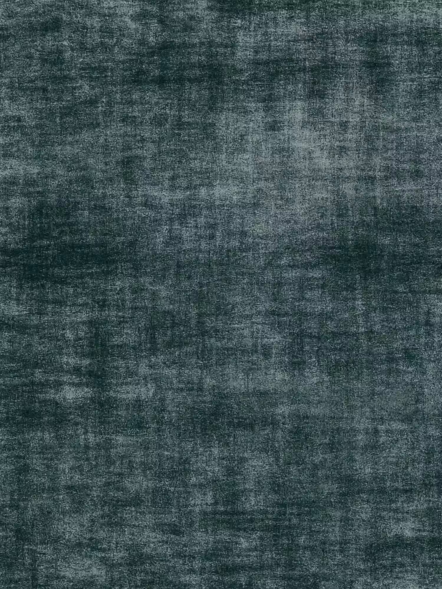 Una superficie grigia scura dalla trama ruvida presenta sottili macchioline e un motivo simile a quello di un tessuto in diverse tonalità di grigio e nero, creando un effetto morbido e consumato che ricorda le sbavature di carboncino o un tessuto logoro—simile al raffinato rivestimento che caratterizza il letto imbottito con contenitore e testiera capitonné alta in ciniglia Oeko-Tex® di Letti.store. Non sono presenti forme o oggetti distinti.