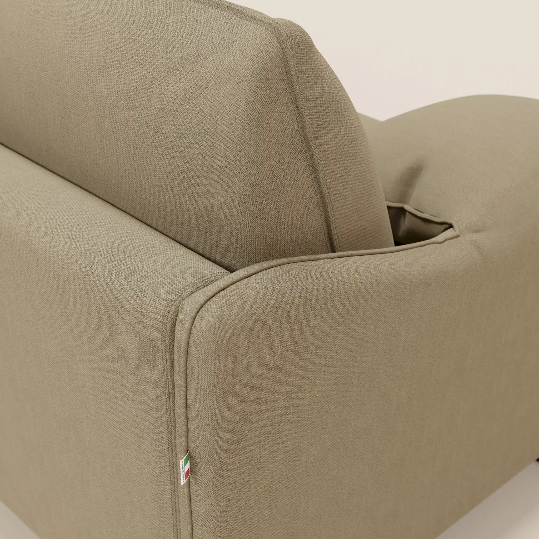 Primula divano letto con materasso alto 18 cm - braccioli mobili e tessuto smacchiabile T05