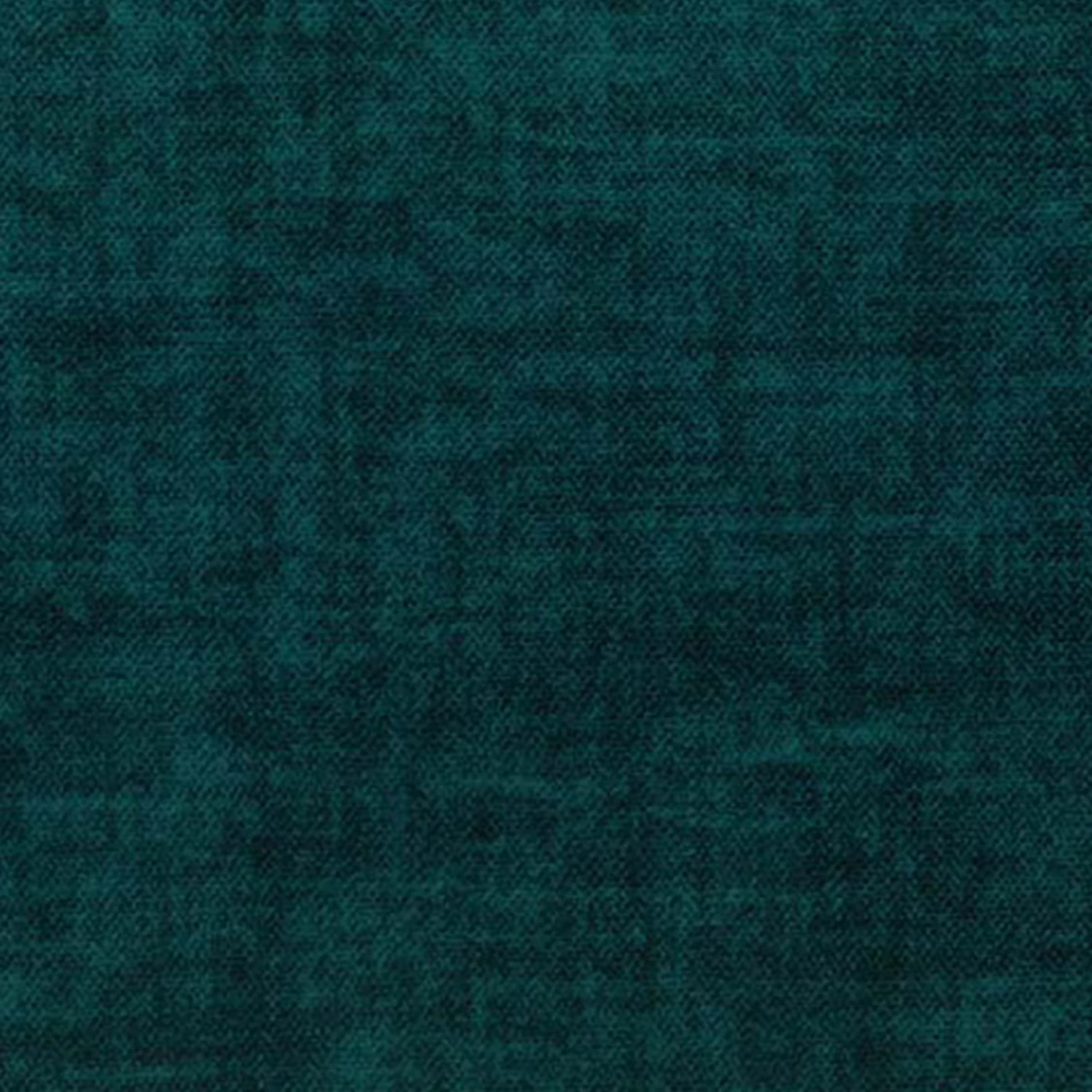 Un primo piano del cuscino Sofia di Divani.Store ne mostra la texture in velluto verde acqua, con sfumature chiare e scure. La tecnologia Easy Clean T35 rende questo cuscino decorativo antimacchia e impermeabile, disponibile in diversi colori.