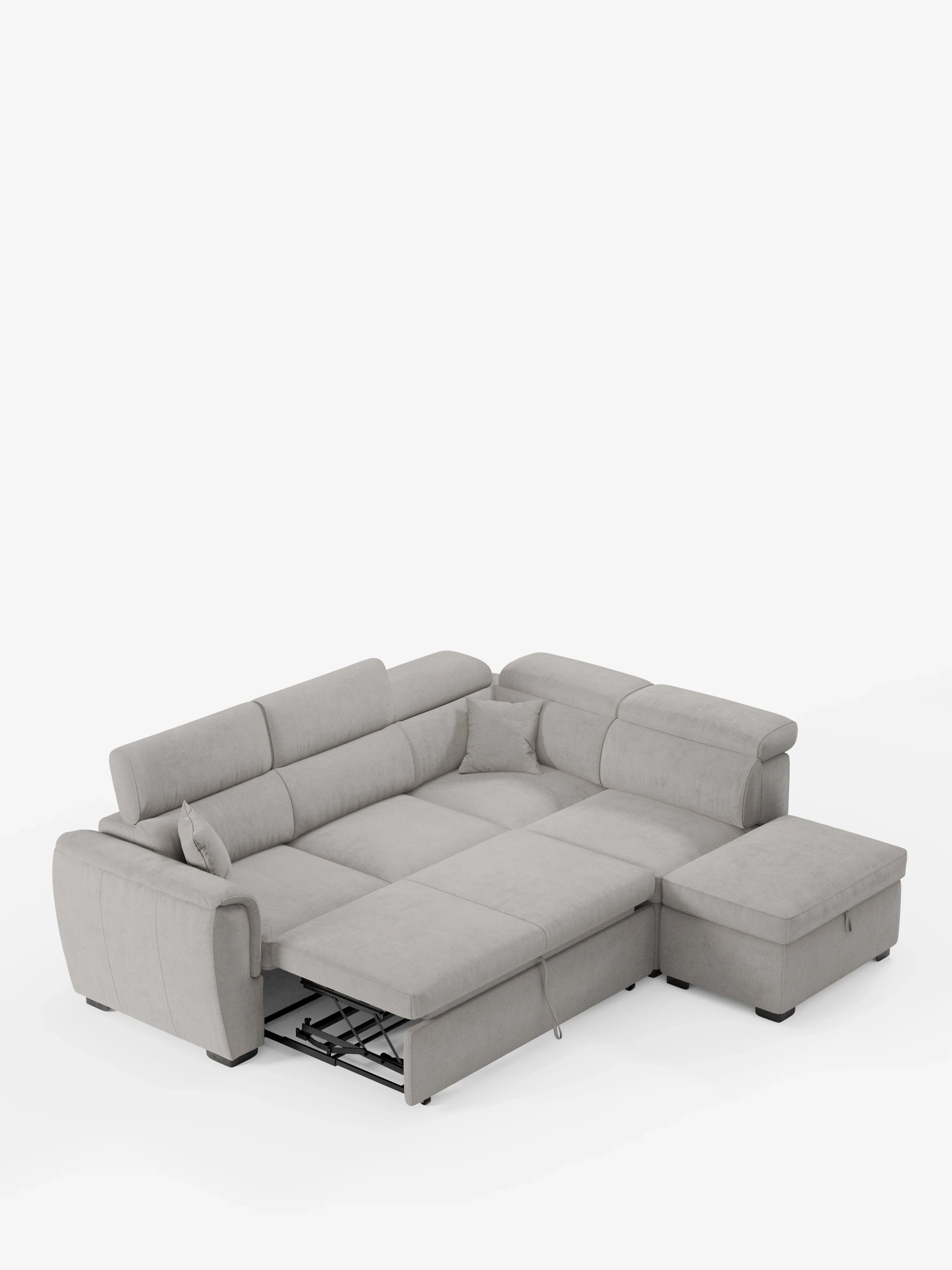 Il divano angolare reversibile Titano di Divani.Store, qui presentato in tessuto grigio lavabile certificato Oeko-Tex®, è dotato di poggiatesta regolabili, ampi braccioli e un letto estraibile integrato che, una volta completamente esteso, si trasforma in un versatile divano letto. La chaise longue sul lato destro e il pouf contenitore annesso completano il design, il tutto presentato su uno sfondo bianco a tinta unita.