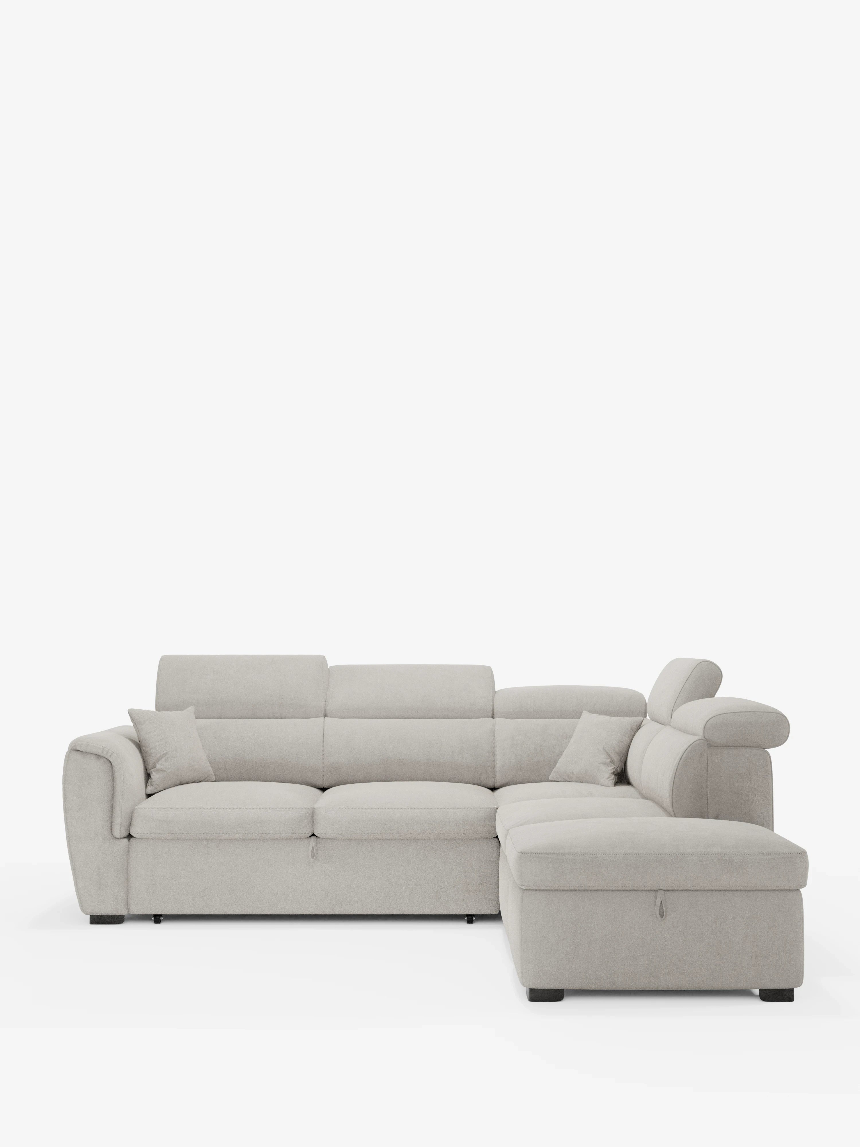 Il divano angolare reversibile con contenitore estraibile e pouf Titano di Divani.Store è caratterizzato da morbidi cuscini, ampi braccioli, due cuscini coordinati e poggiatesta reclinabili sul lato destro. Questo elegante divano componibile in grigio chiaro poggia su gambe corte nere su uno sfondo bianco a tinta unita e vanta un rivestimento in tessuto Oeko-Tex® resistente alle macchie.
