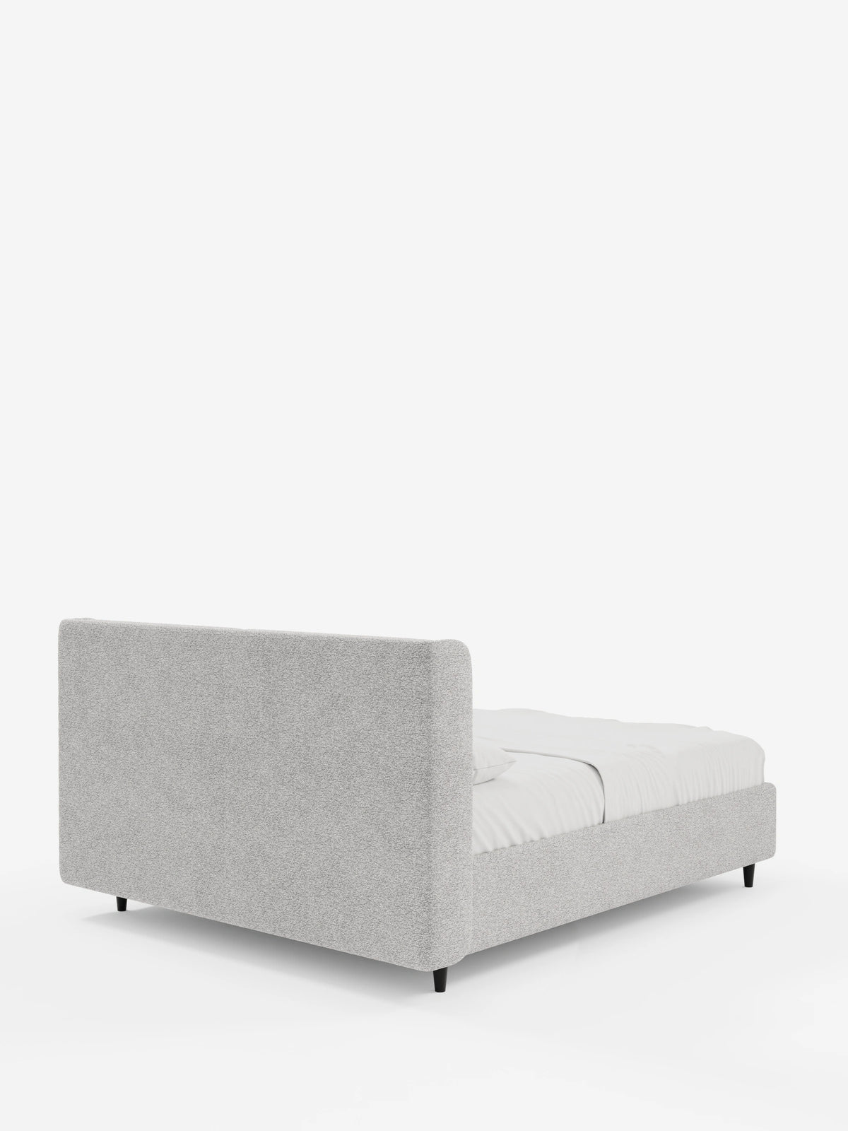 VALKIRIA, letto di design con contenitore e testiera avvolgente in un moderno grigio chiaro, con testiera curva, gambe scure e biancheria da letto bianca con due cuscini imbottiti.