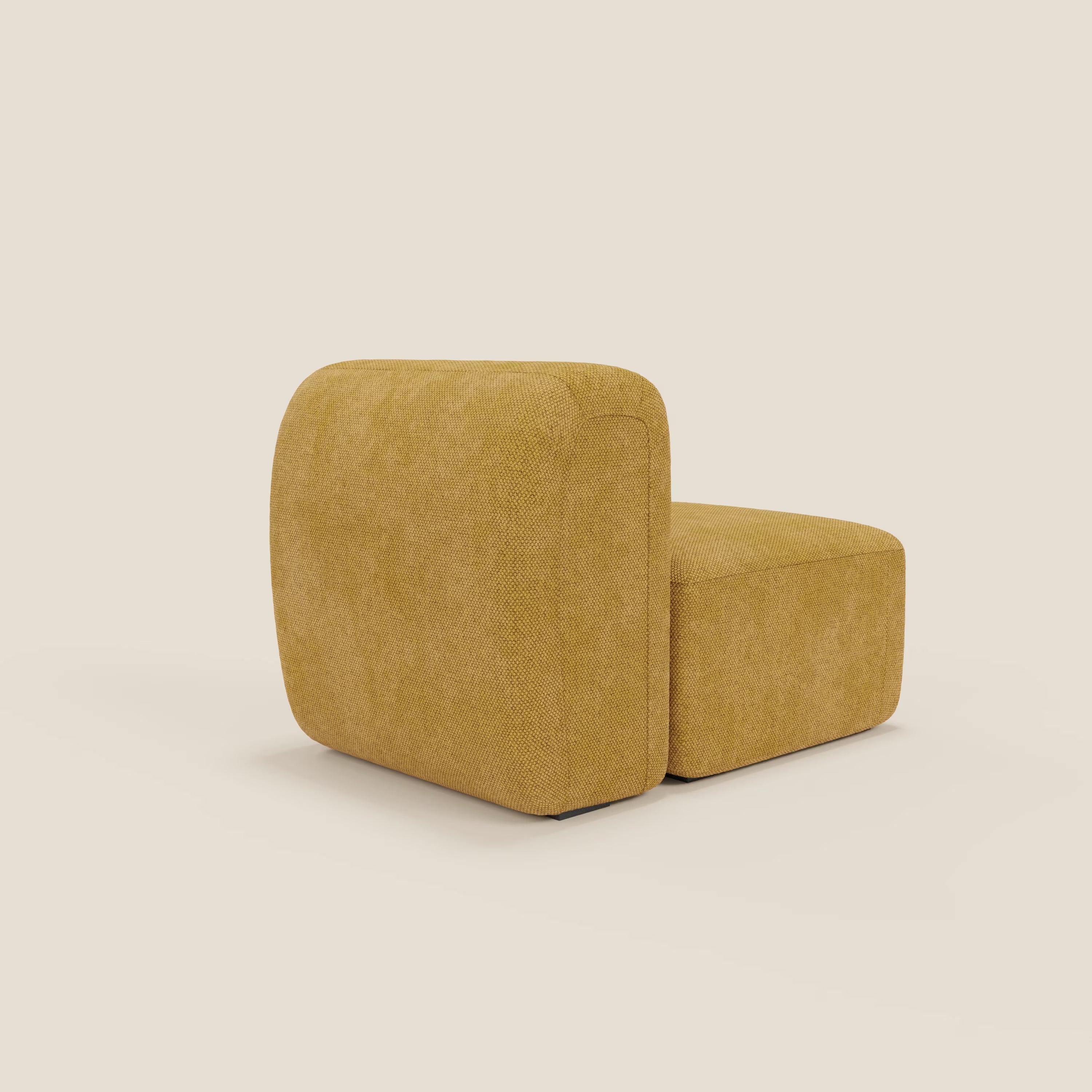 Il BonBon modulo centrale 70 cm - Grande Fratello edition giallo di Divani.Store è caratterizzato da un design squadrato e minimalista con rivestimento in tessuto testurizzato, cuscino di seduta spesso e ampio schienale arrotondato, perfetto come modulo senza braccioli nel vostro spazio.