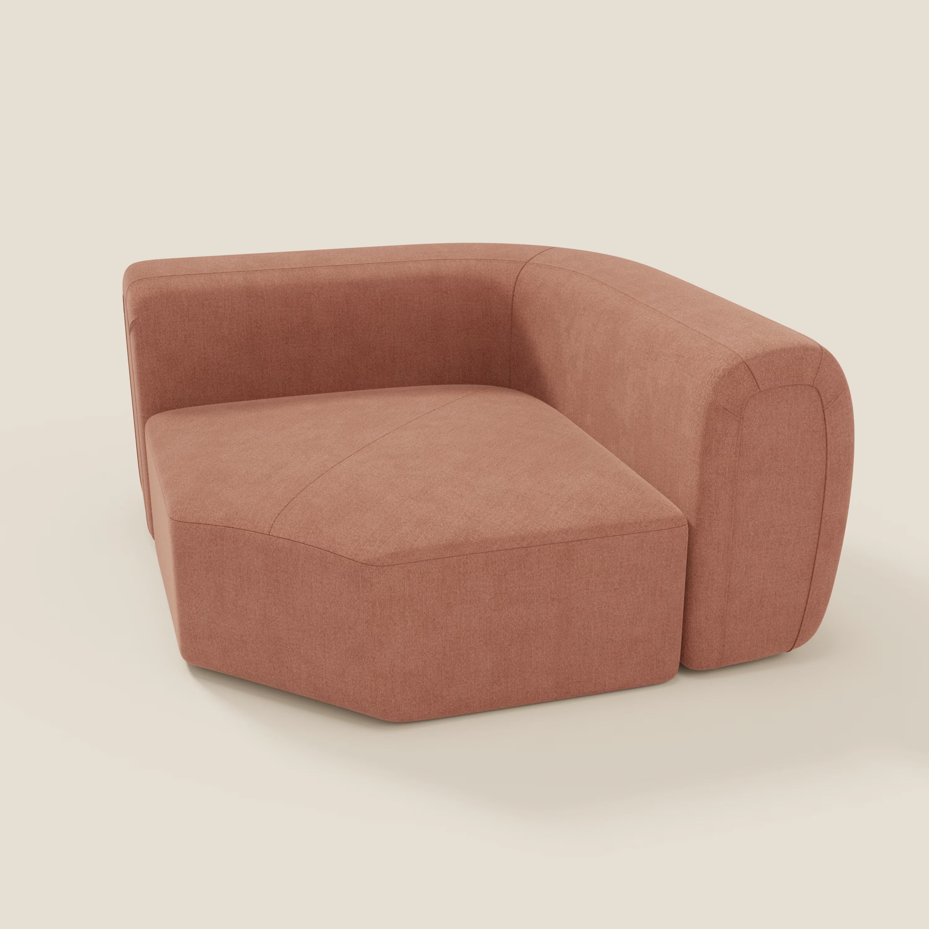 Bonbon Modulo angolare di Divani.Store è un moderno divano senza braccioli in tessuto smacchiabile T23 pesca con base geometrica e schienale basso e arrotondato, caratterizzato da uno stile minimalista su uno sfondo bianco sporco.